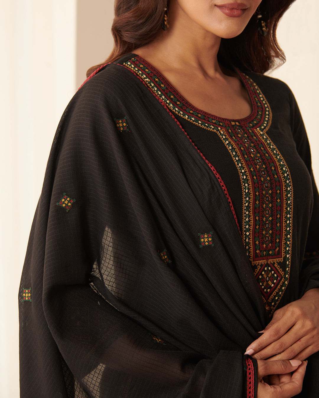 Mehraab Nahiza Black Dupatta