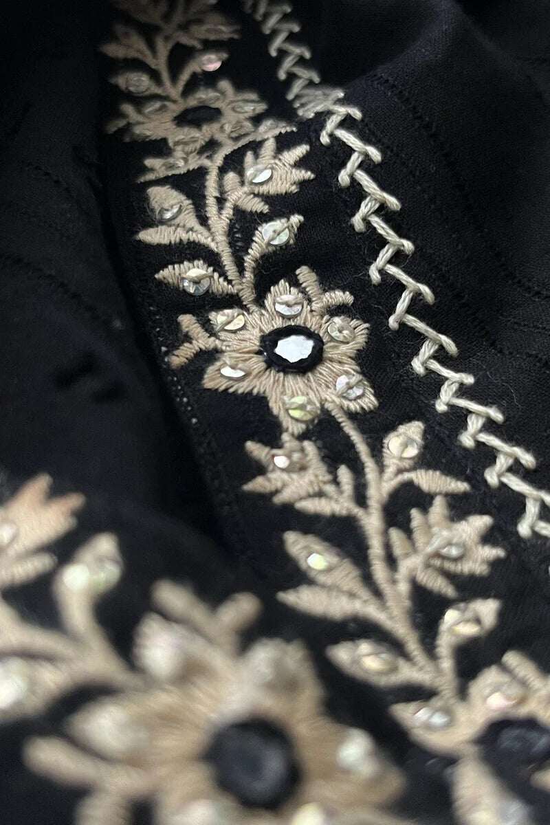 Surplus: Mehraab Inaya Kurta