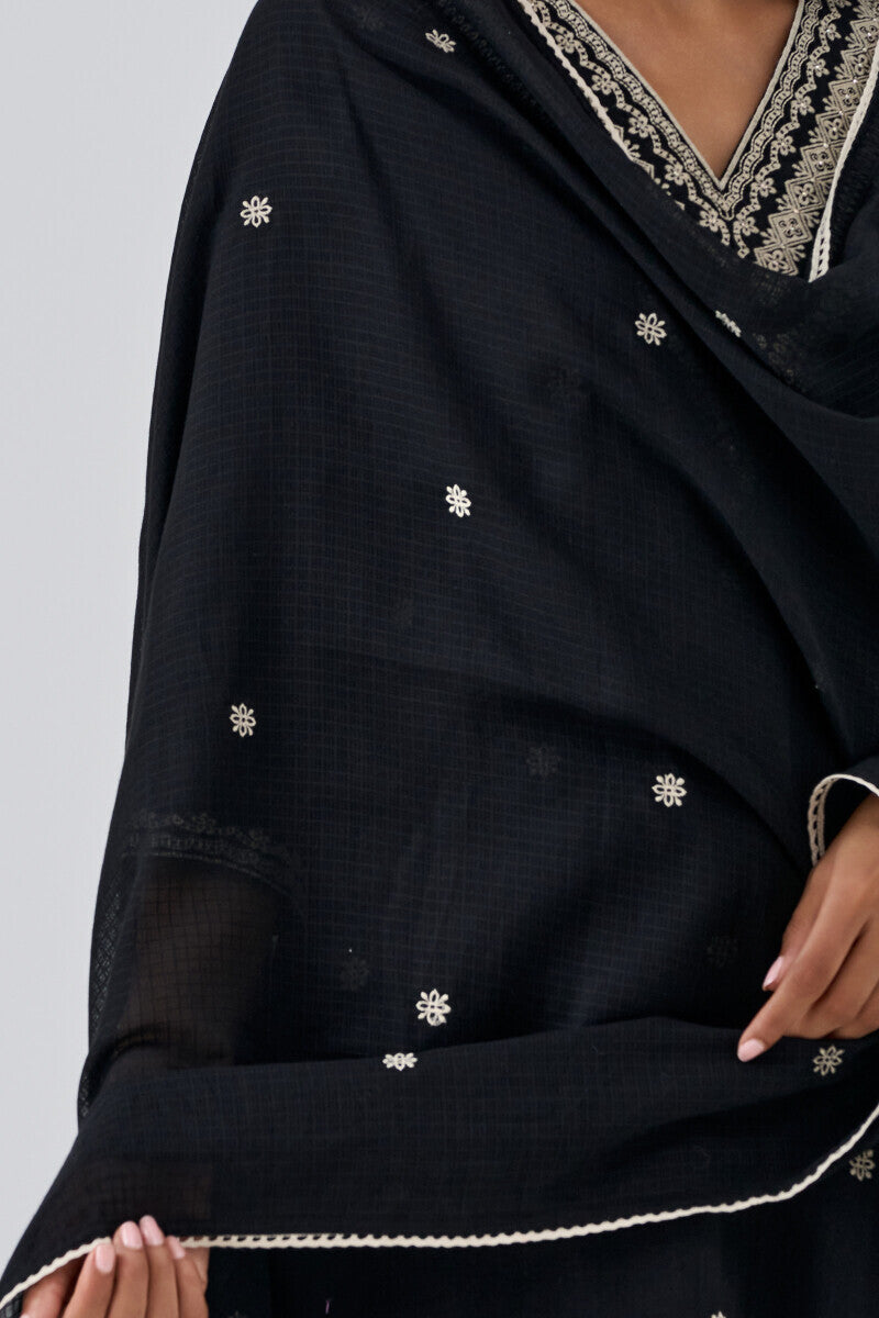 Mehraab Mumtaz Dupatta