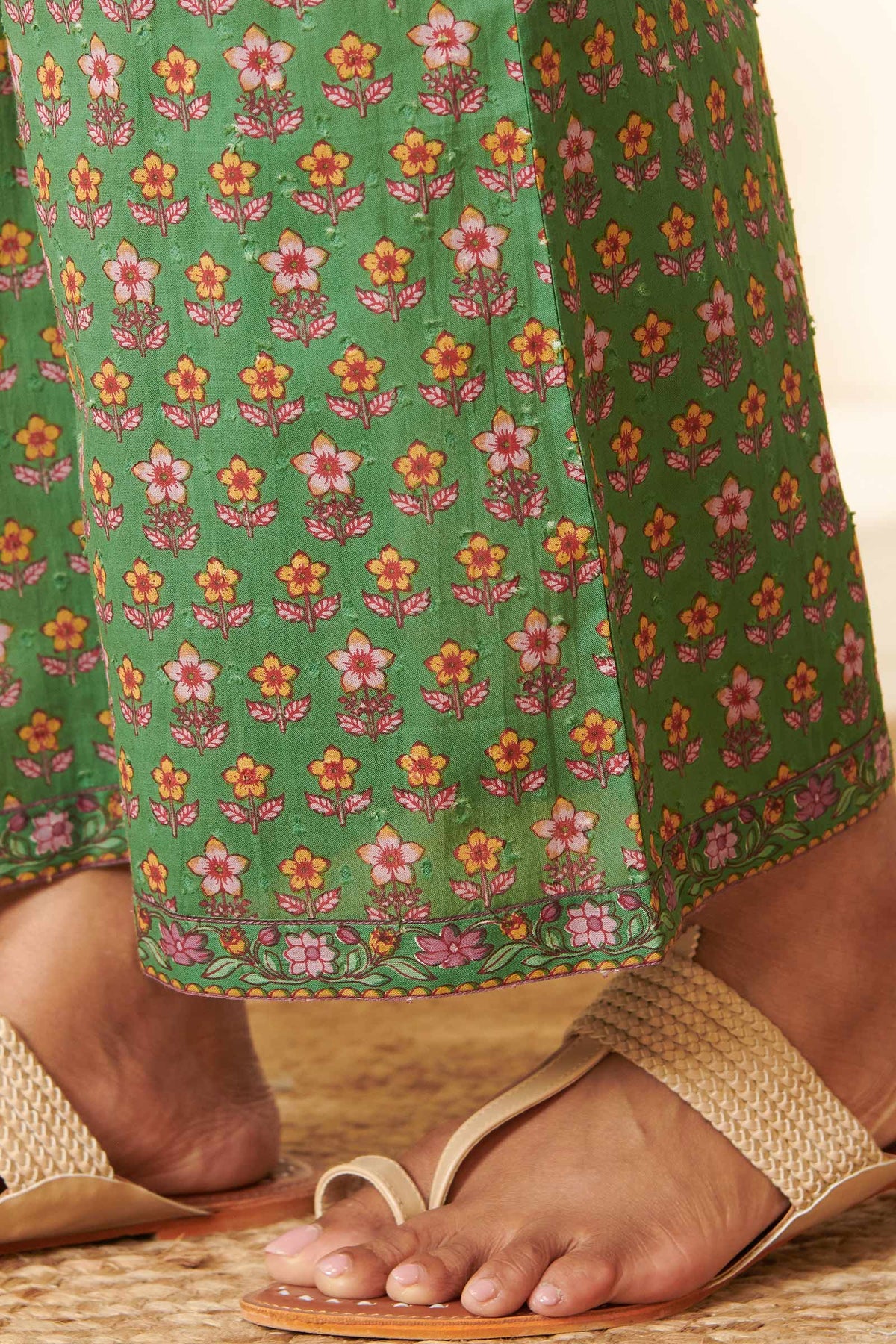 Gauhar Alaya Sanganeri Farsi