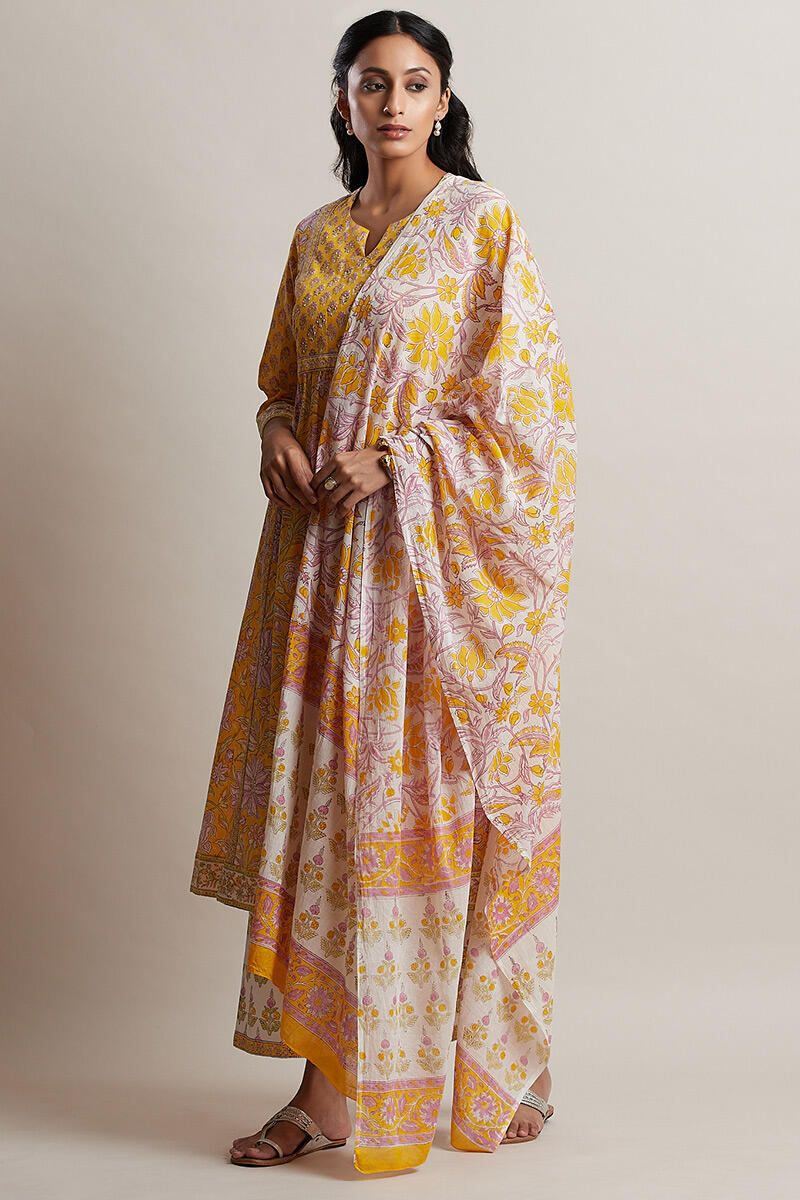 Nafees Zohra Dupatta