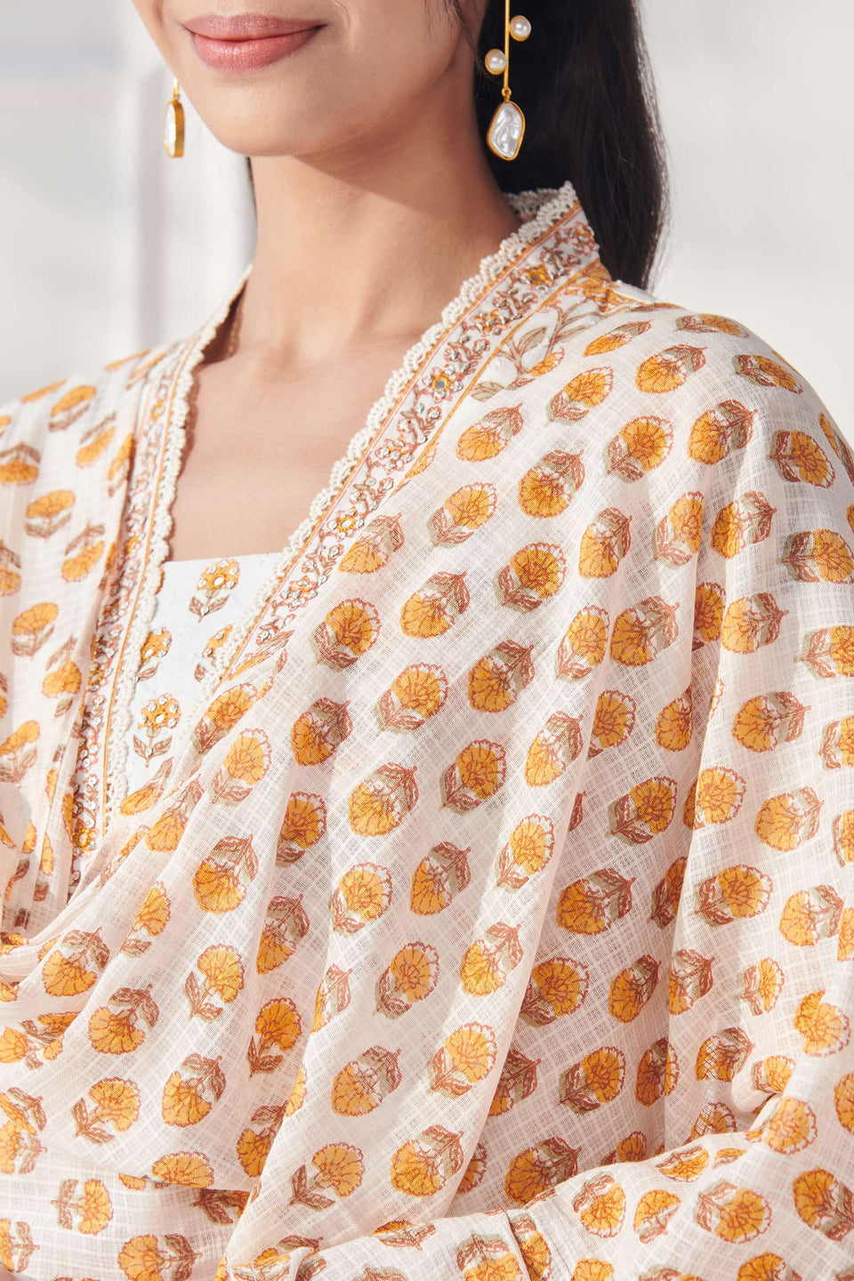 Surplus: Gulbahar Tazmeen Sanganeri Dupatta