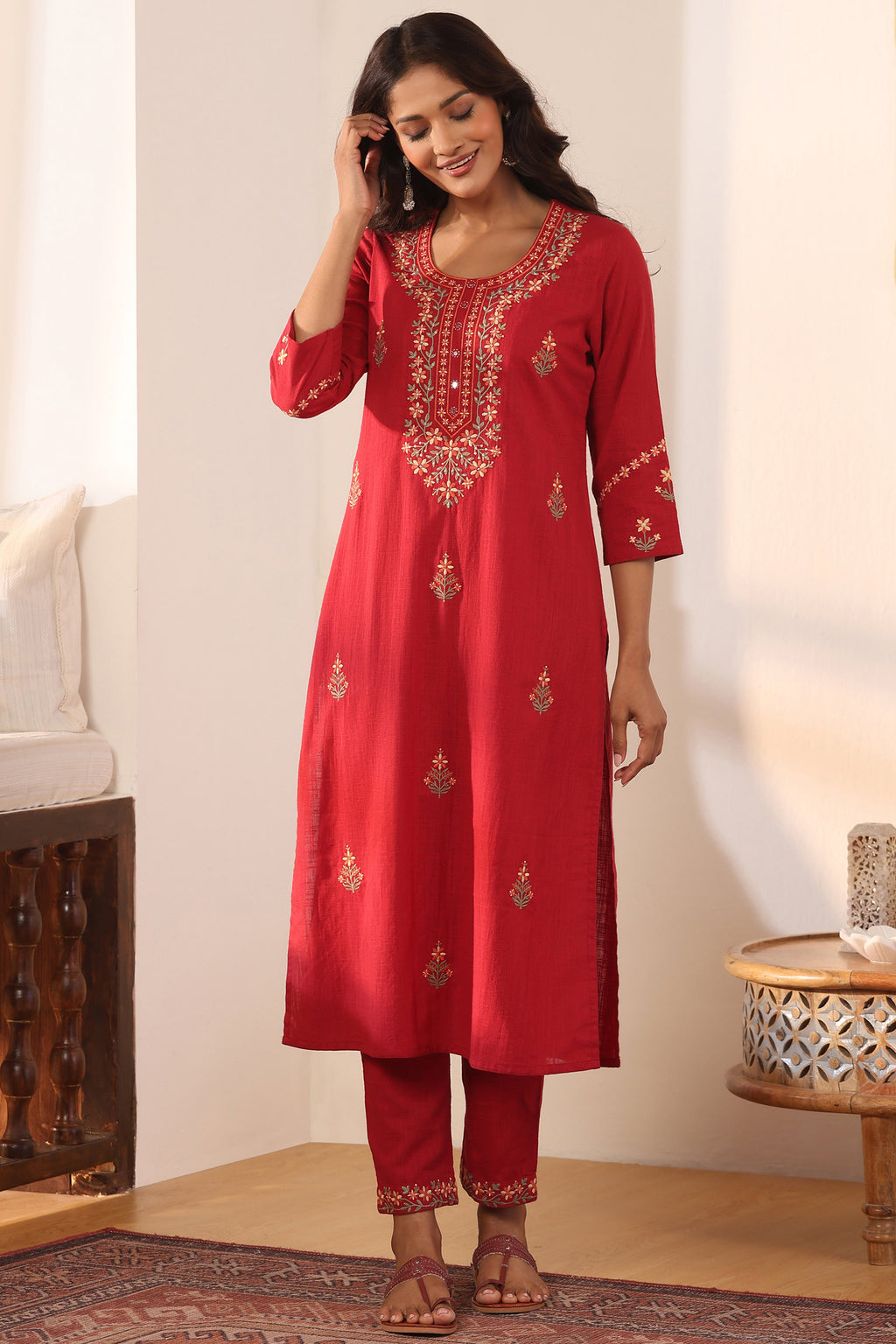 Surplus: Mehraab Sabeen Red Kurta