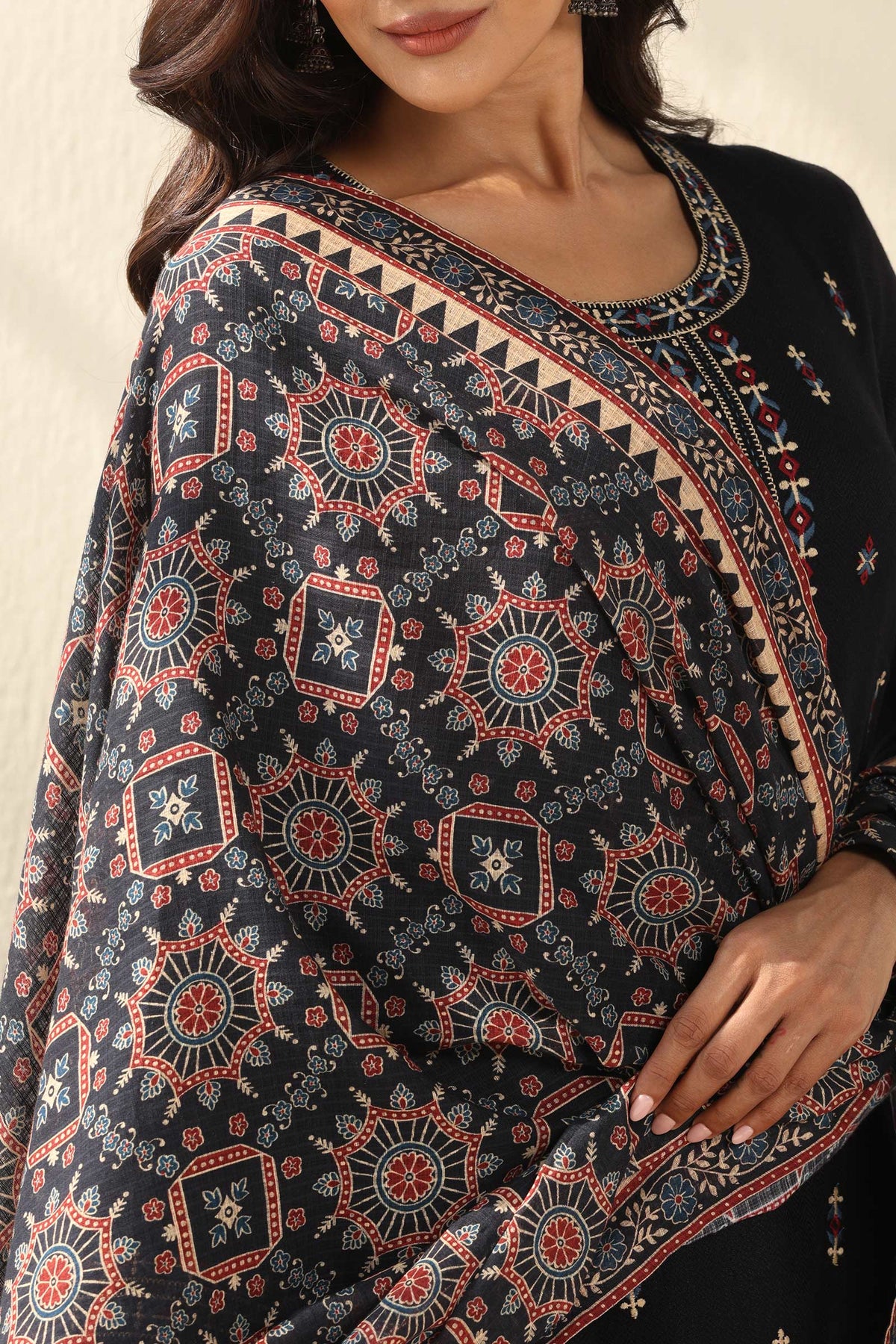 Naadirah Zarina Dupatta