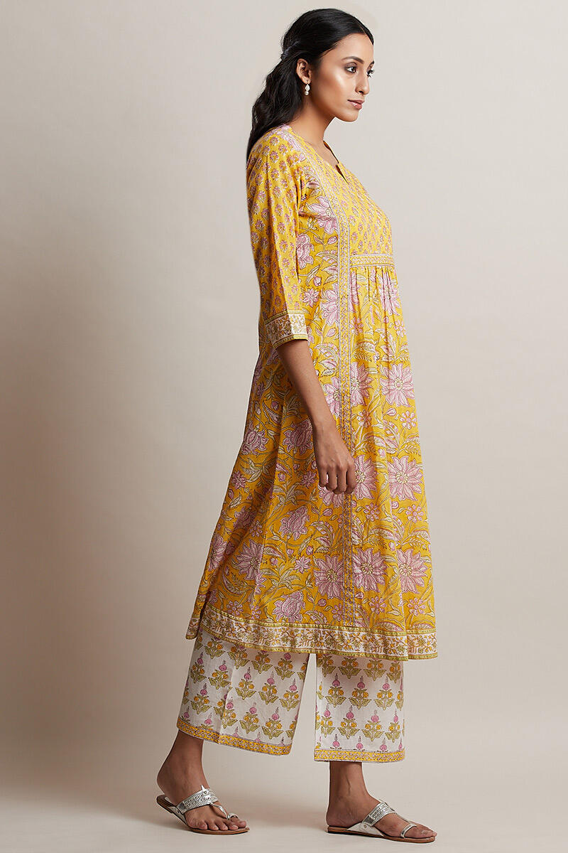 Nafees Zohra Kurta