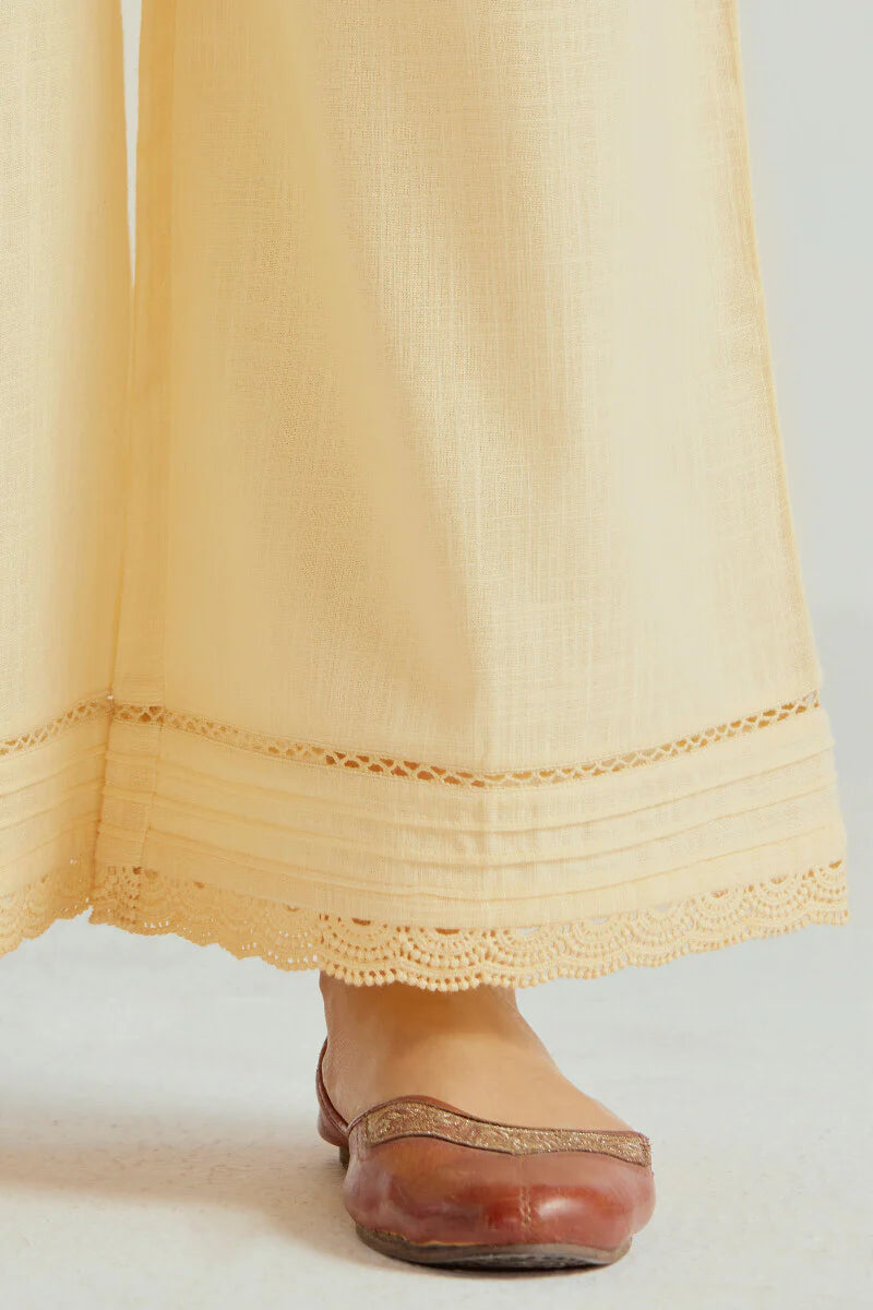 Surplus: Roza Sehreen Cream Farsi