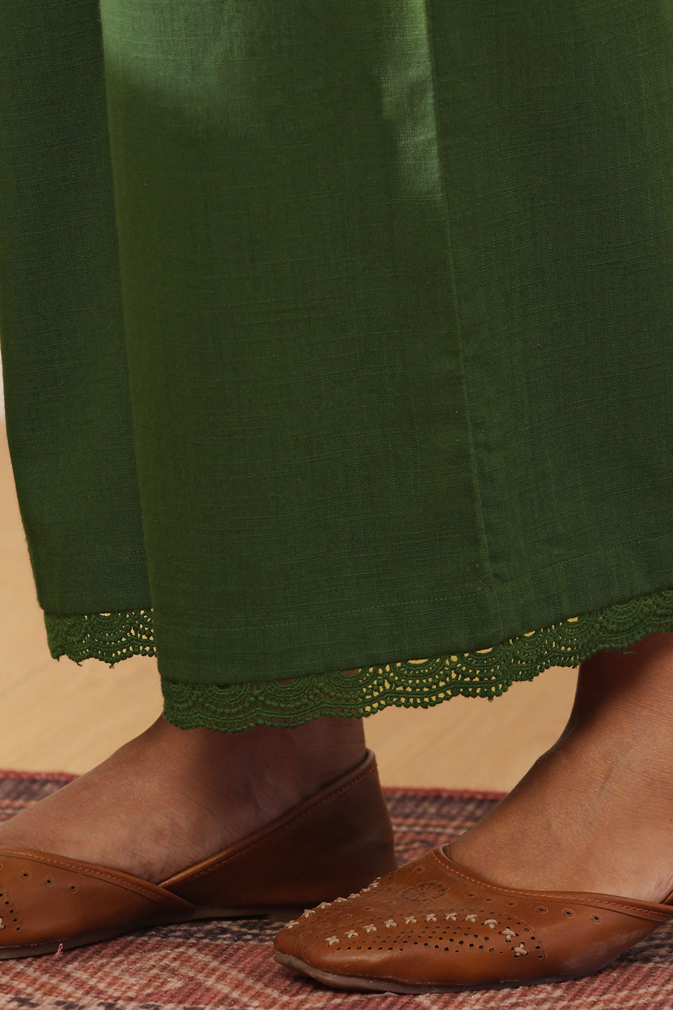 Roza Faiza Green Farsi