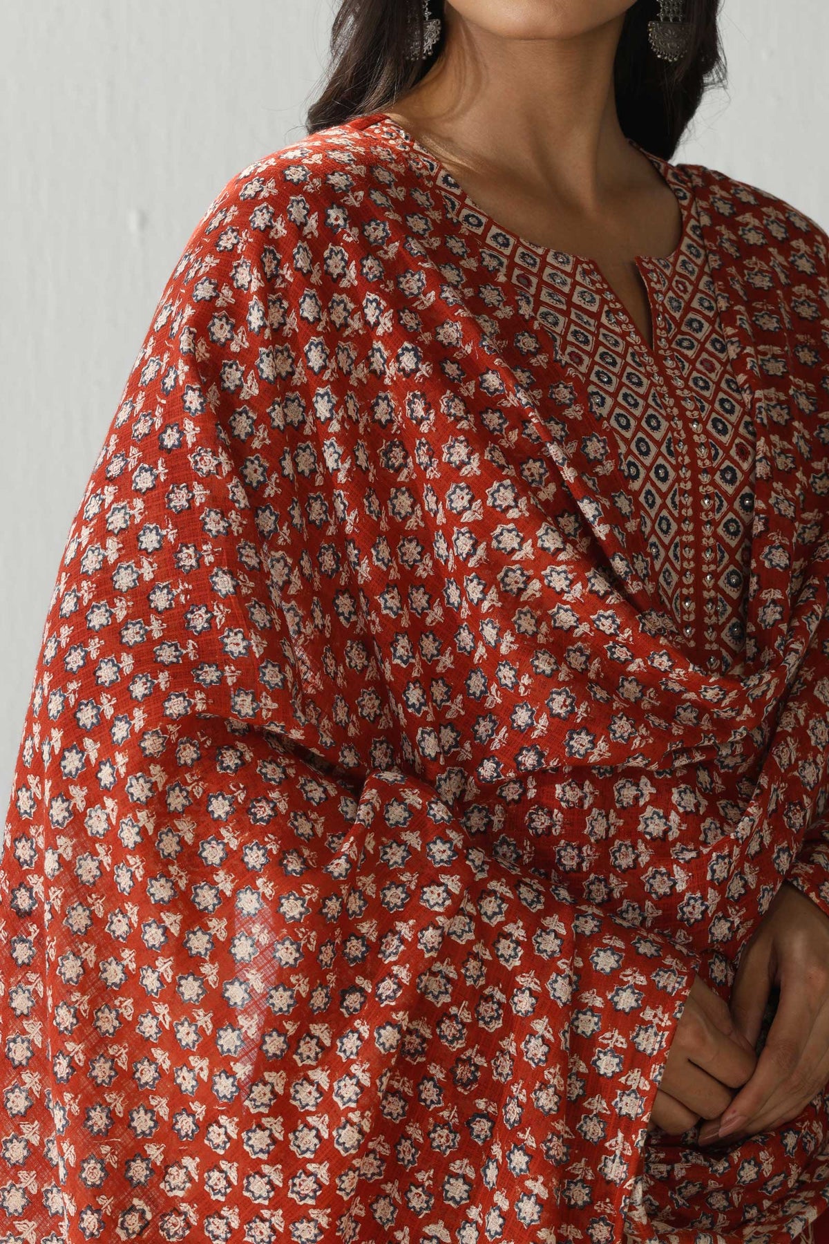 Sehra Kainat Bagru Dupatta