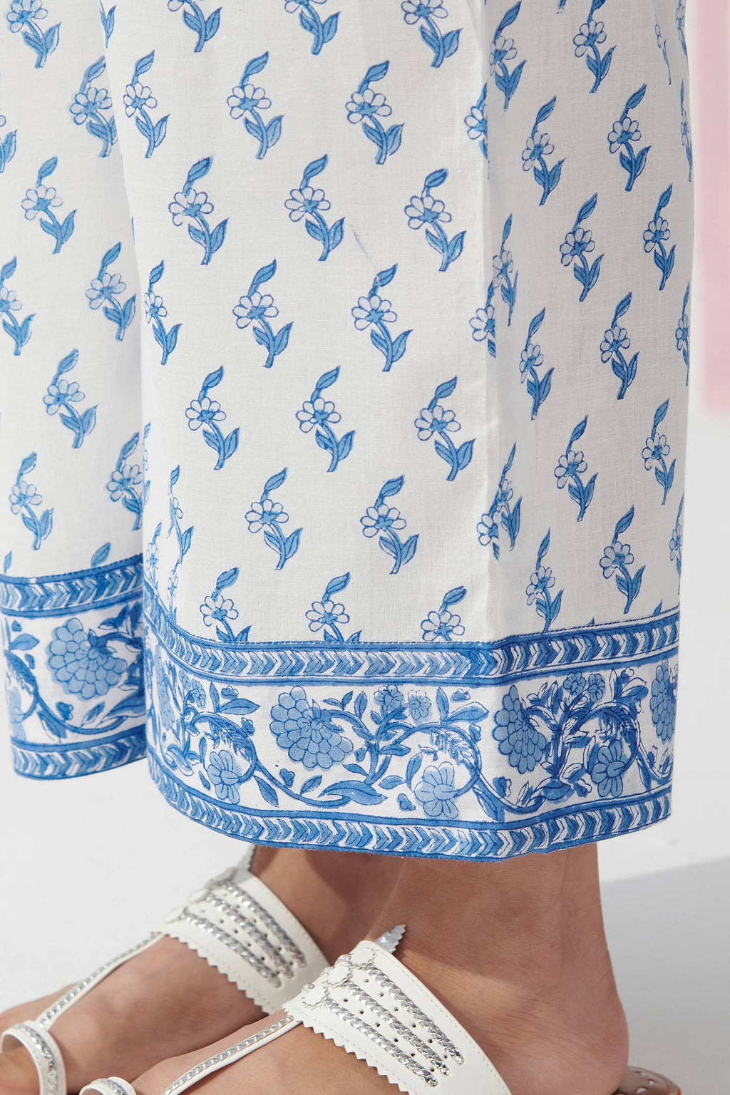 Neelofar Zunaira Sanganeri Farsi