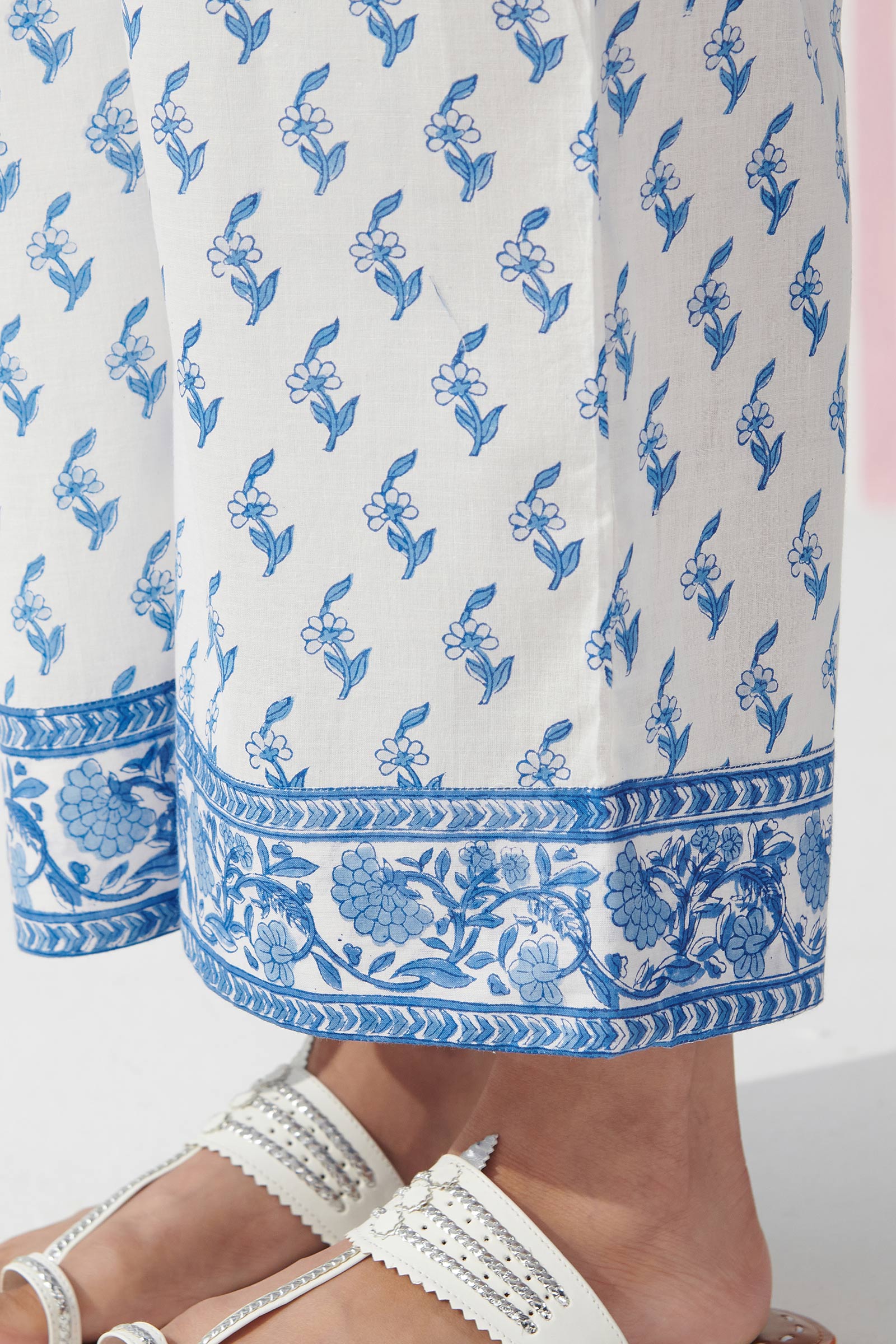 Neelofar Zunaira Sanganeri Farsi