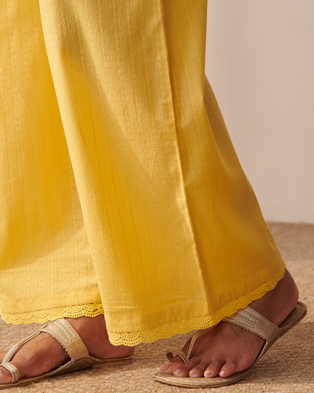 Roza Darya Daffodil Yellow Farsi