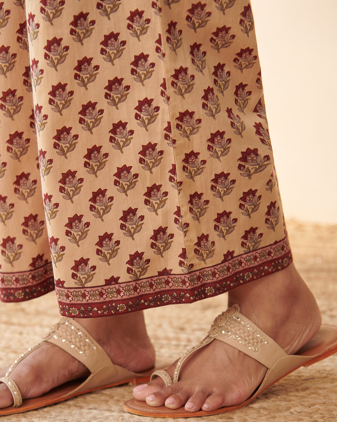Gauhar Fizah Sanganeri Farsi
