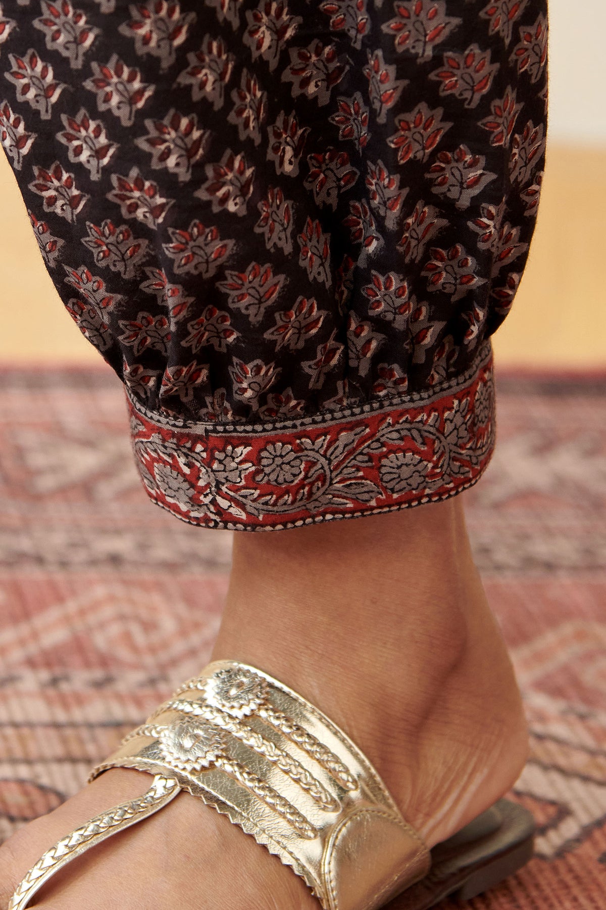 Sehra Nafeesa Bagru Izhaar Pants