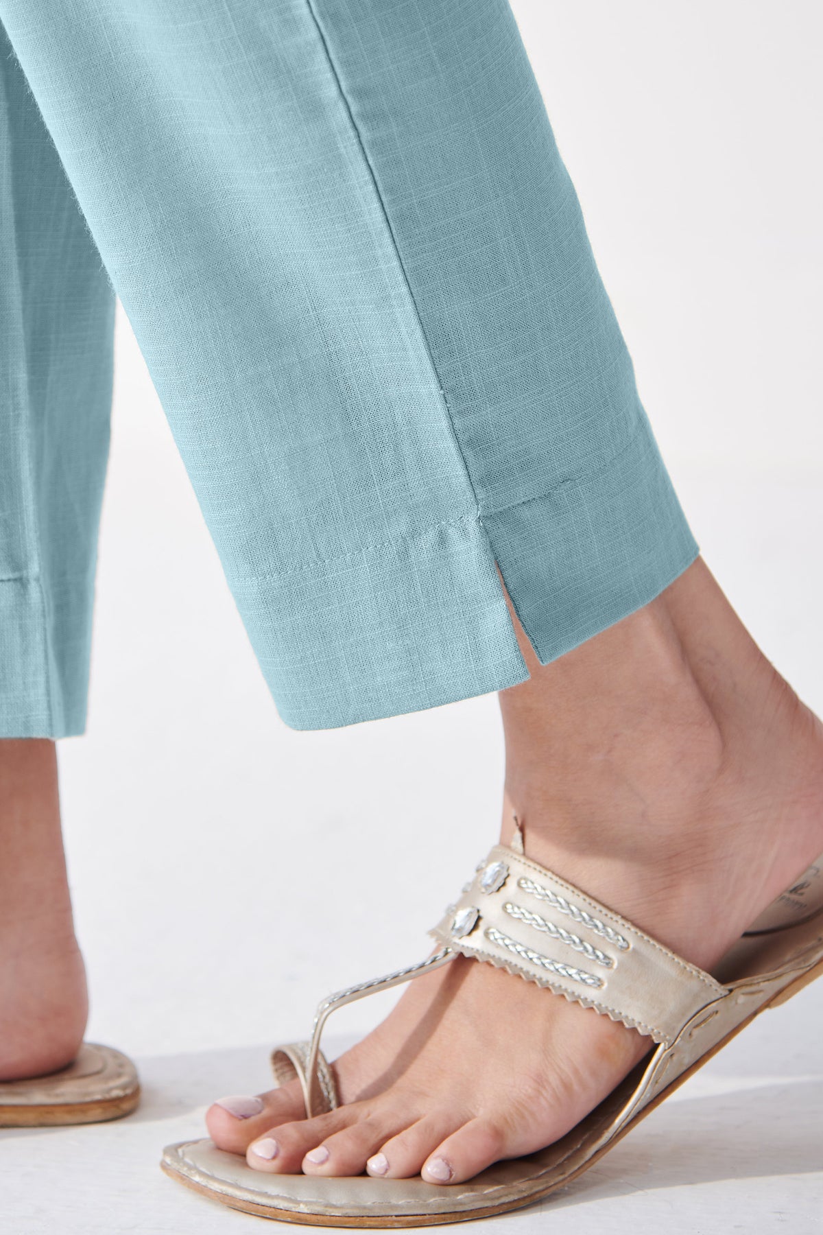 Roza Mehnoor Blue Narrow Pants