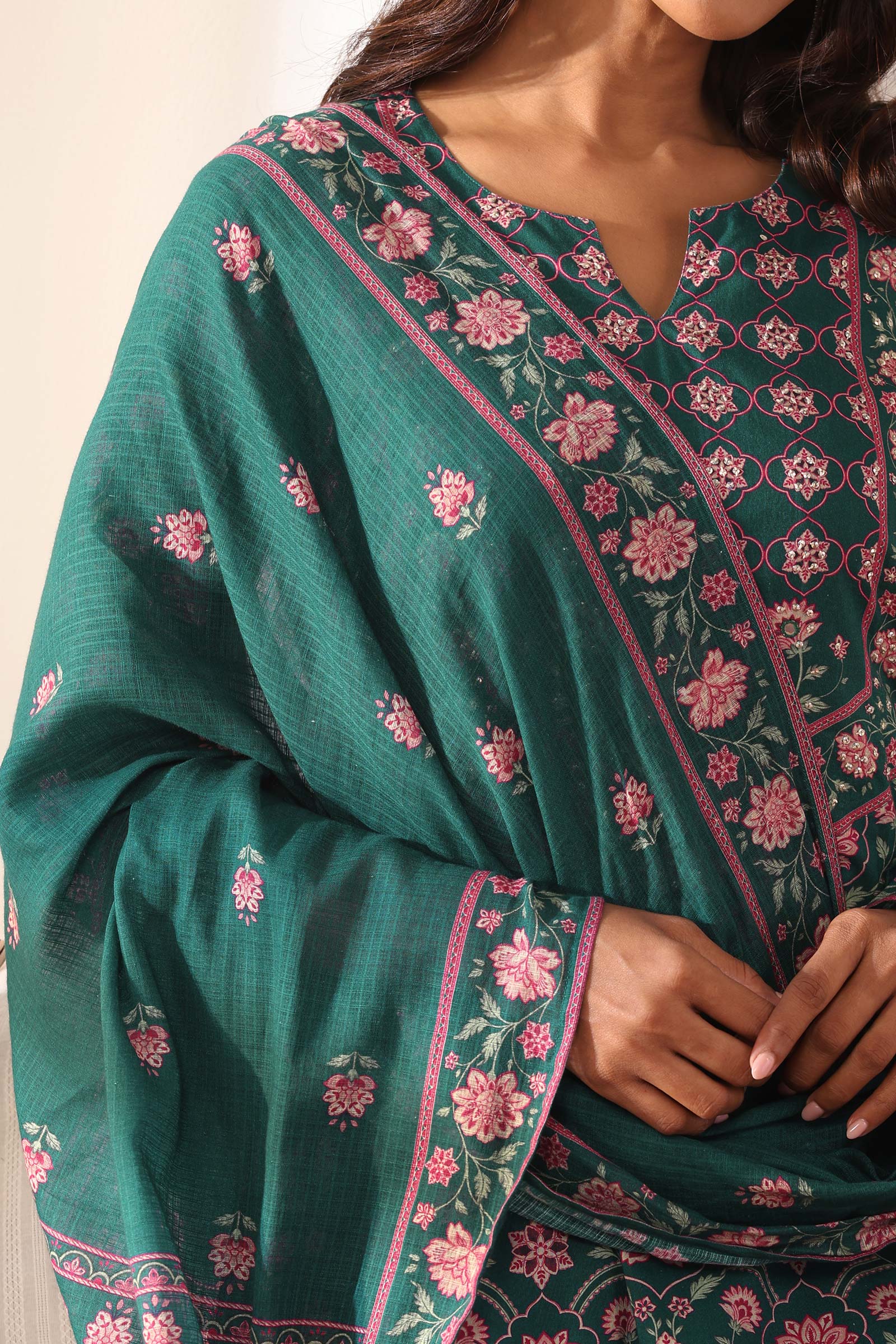 Mehreen Inaaya Dupatta