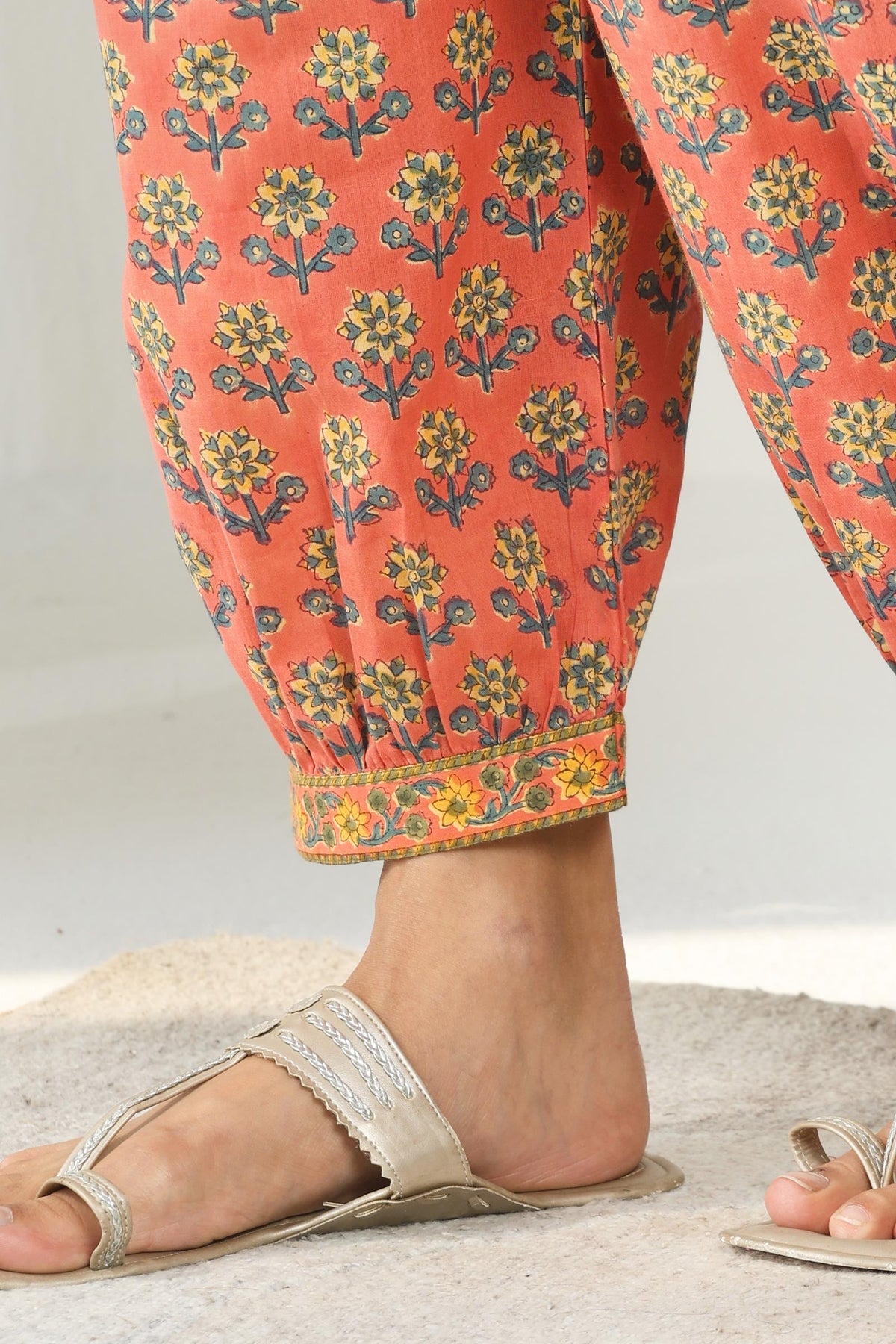 Surplus: Nayanjal Zainab Sanganeri Izhaar Pants