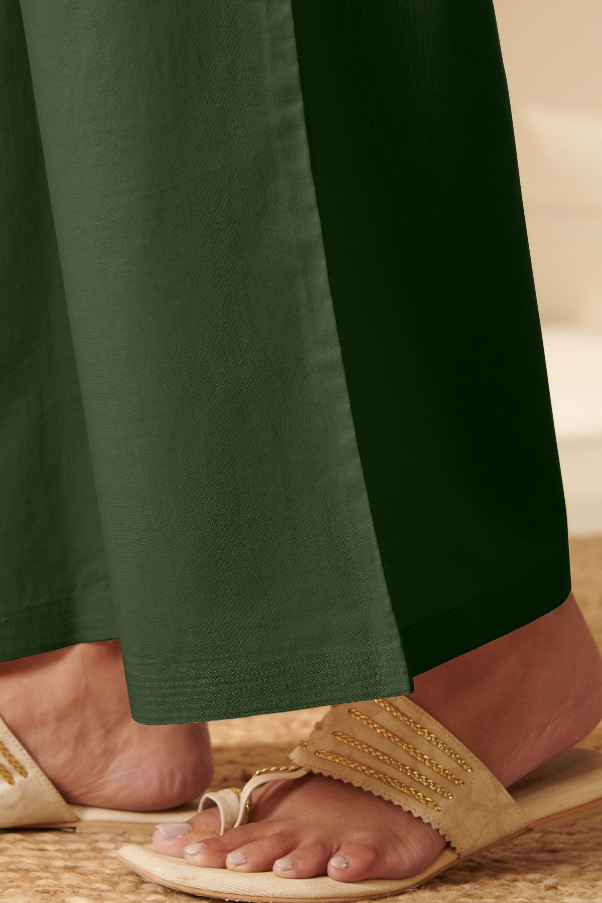 Roza Parisa Green Farsi