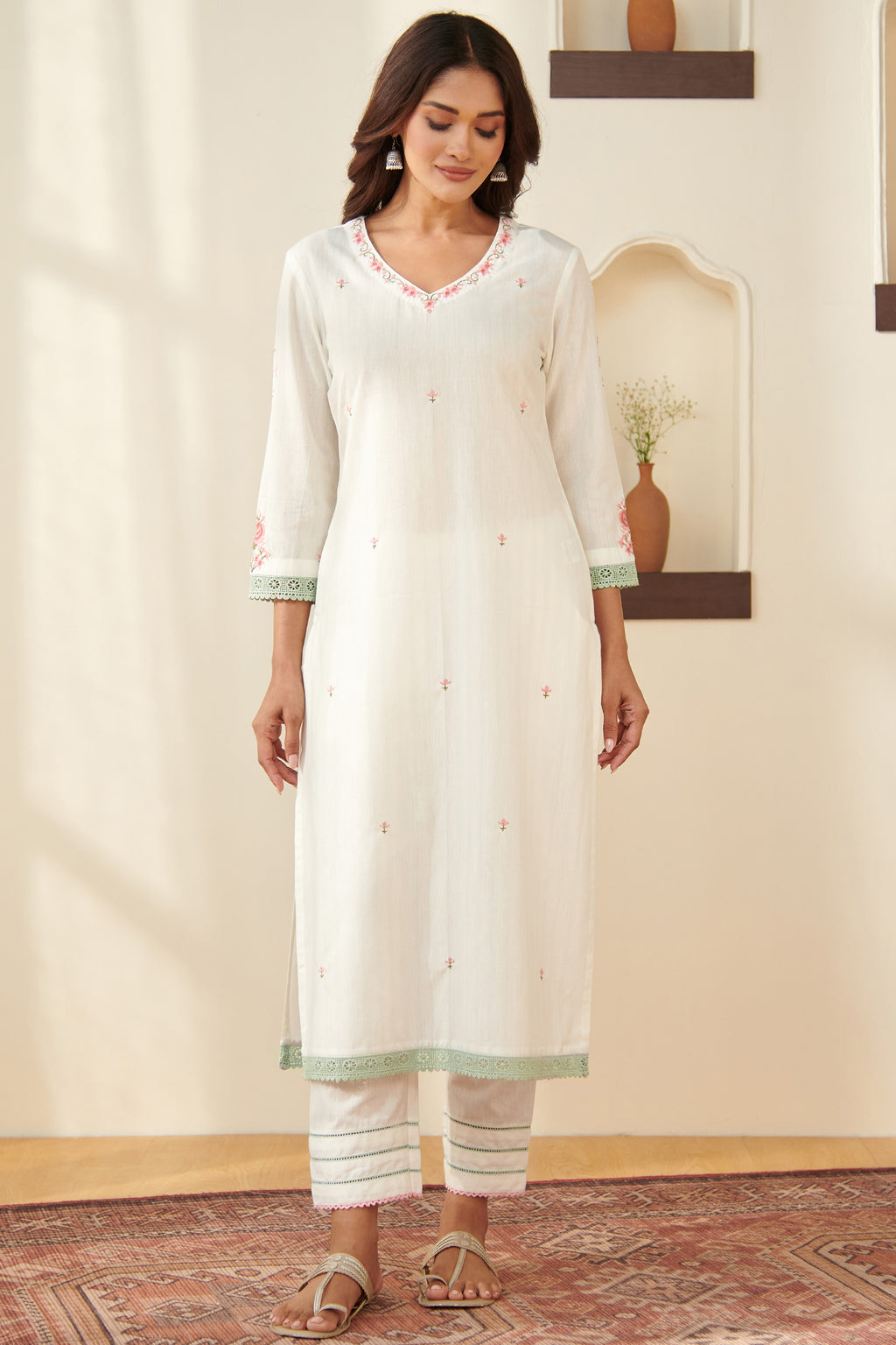 Surplus: Mehraab Rumeha Off White Kurta