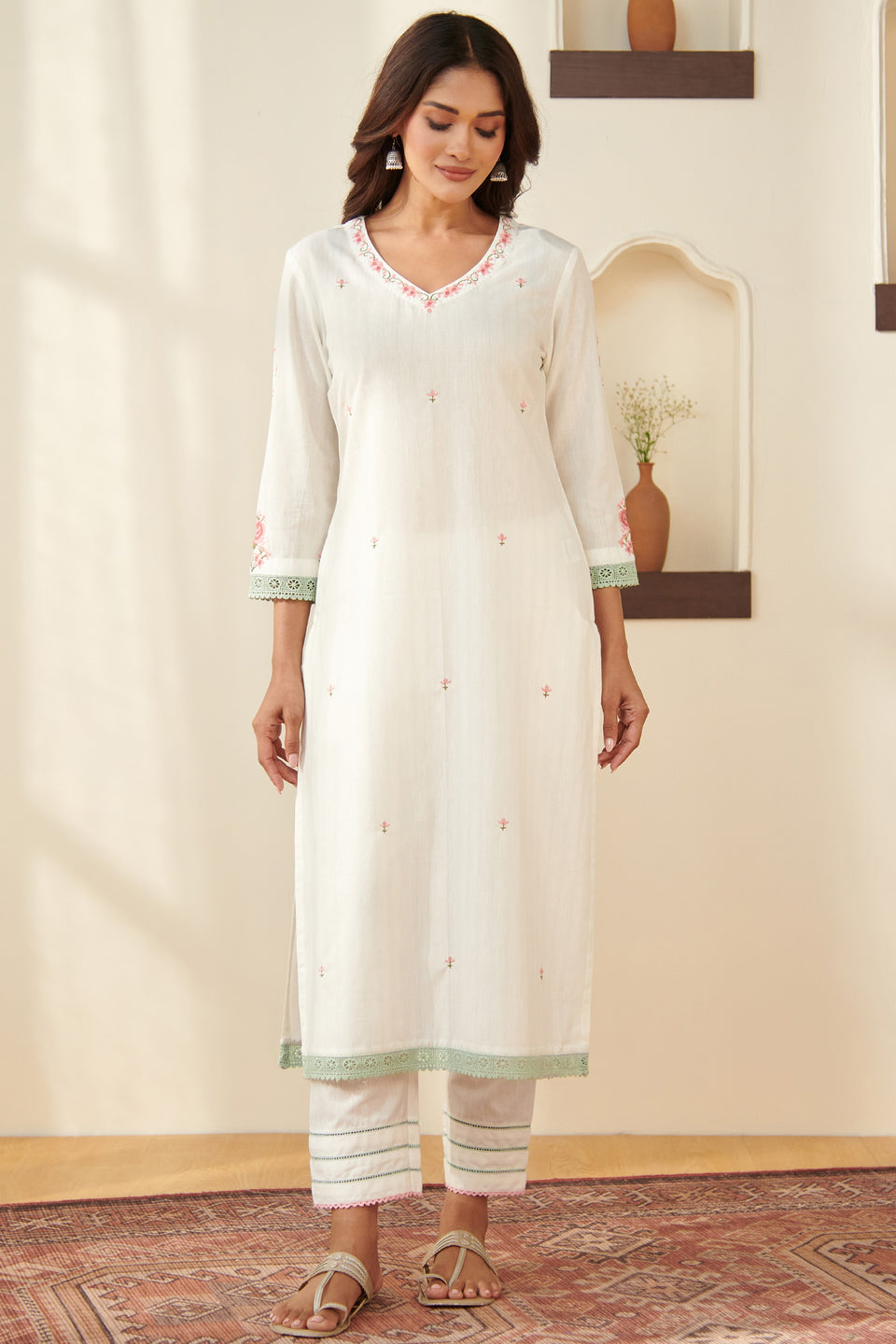Surplus: Mehraab Rumeha Off White Kurta
