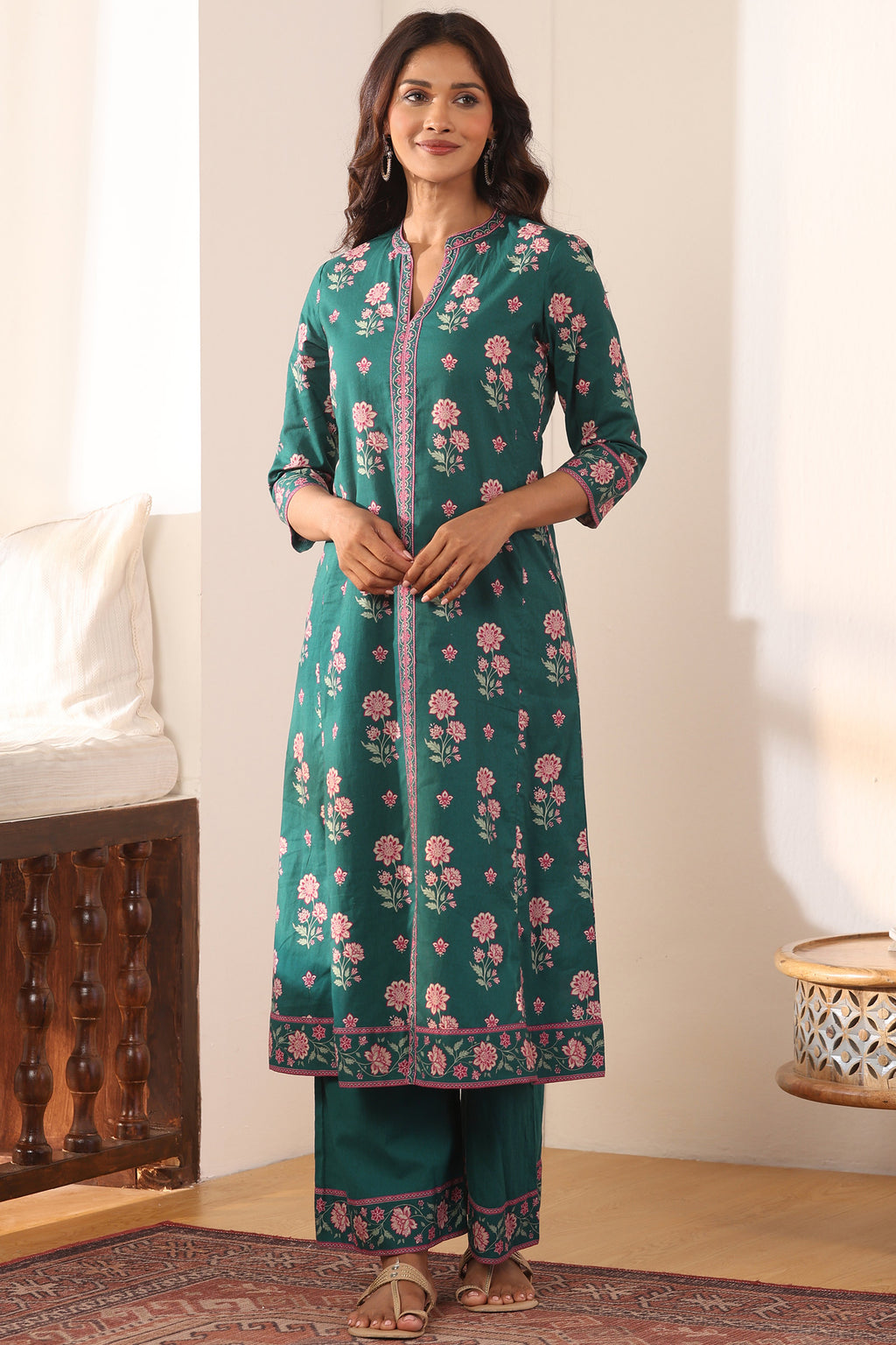 Mehreen Mahira Kurta