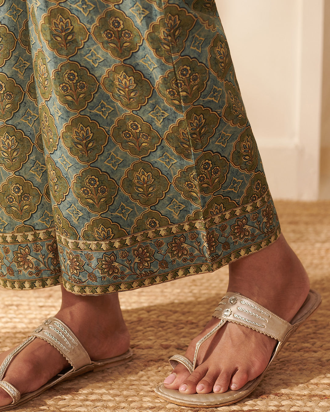 Rangrez Aafiya Blue Farsi