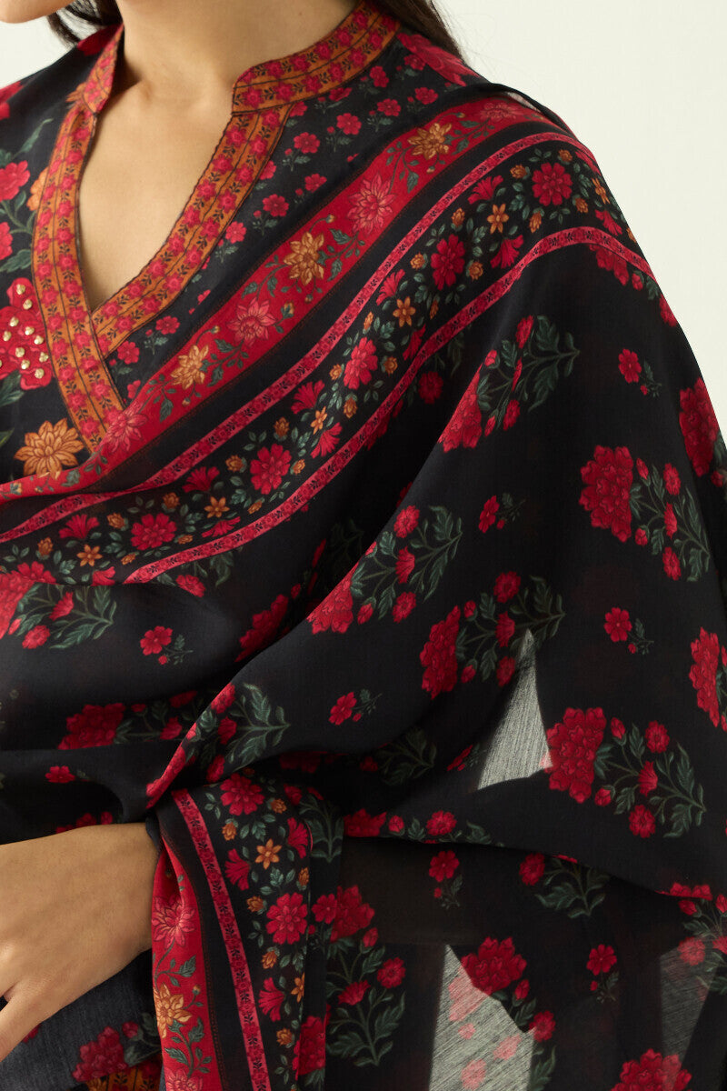 Laylah Mehnaz Dupatta