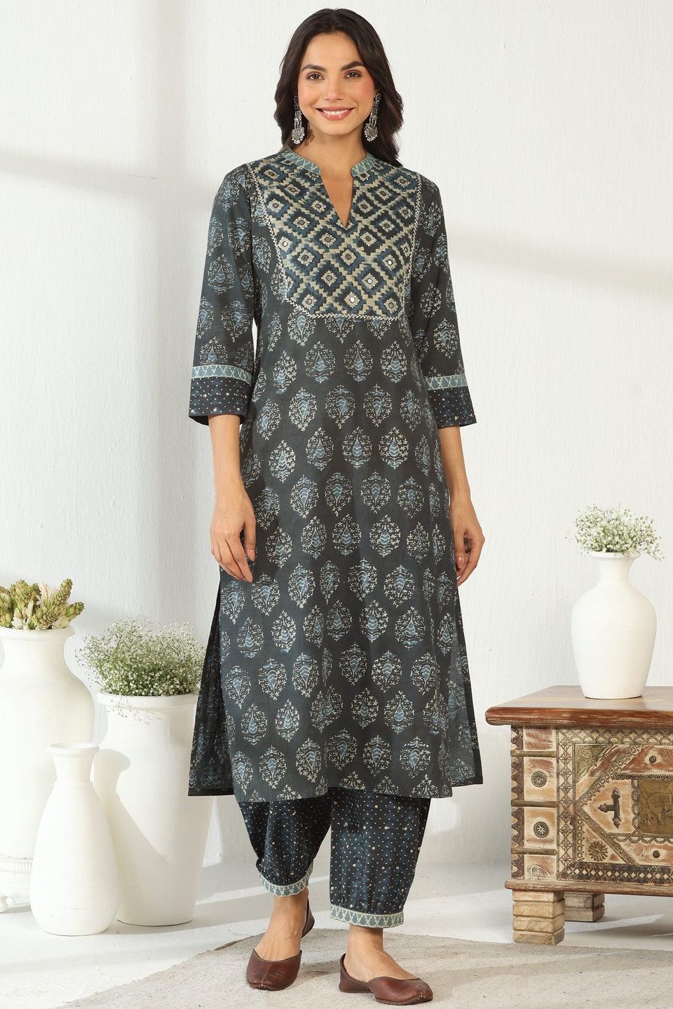 Surplus: Sehra Yasmina Akola Kurta