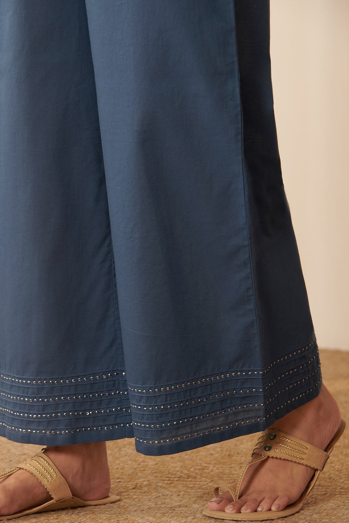 Roza Magenta Blue Farsi
