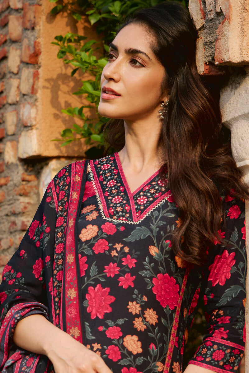 Laylah Mehnaz Kurta