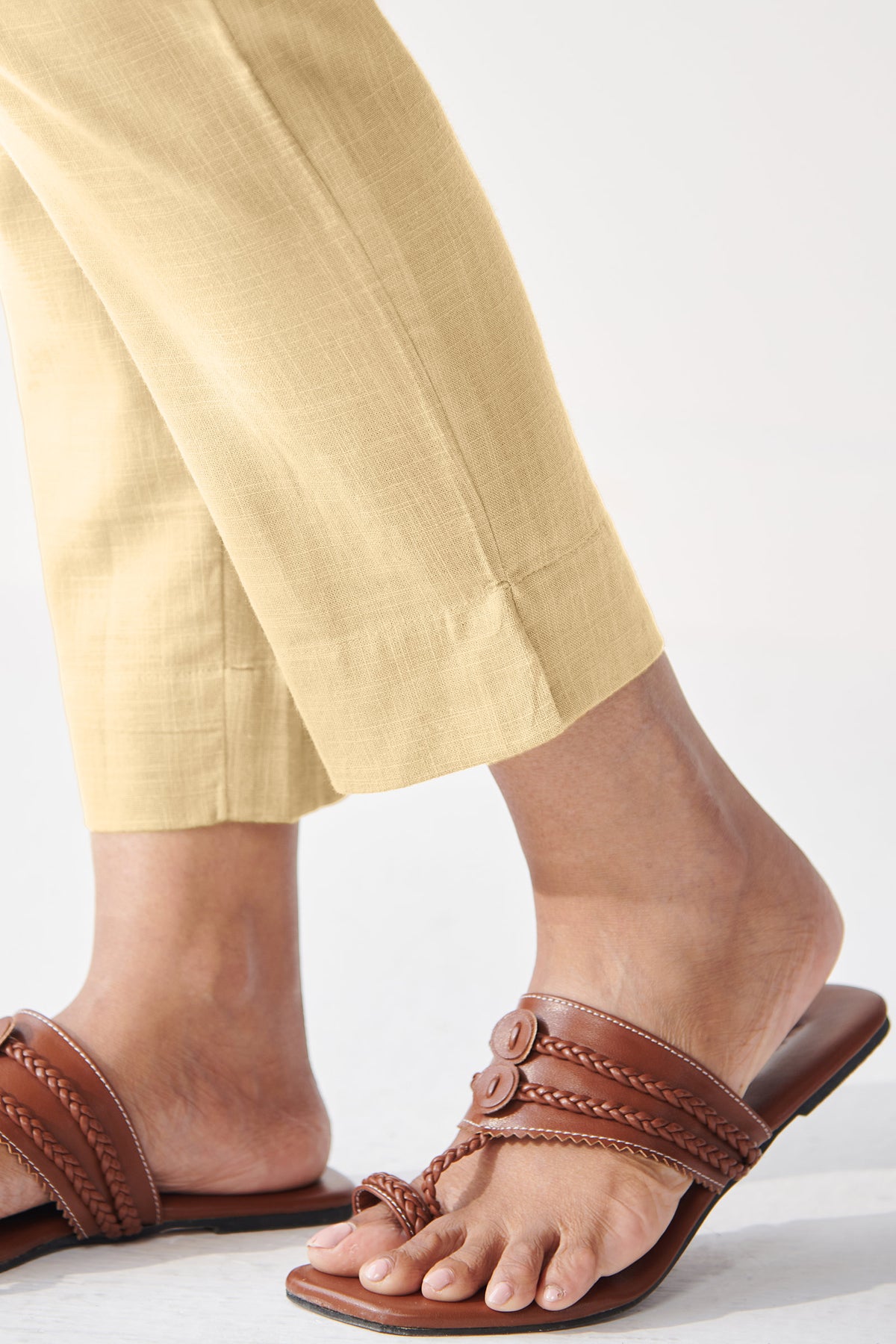Roza Naima Beige Narrow Pants