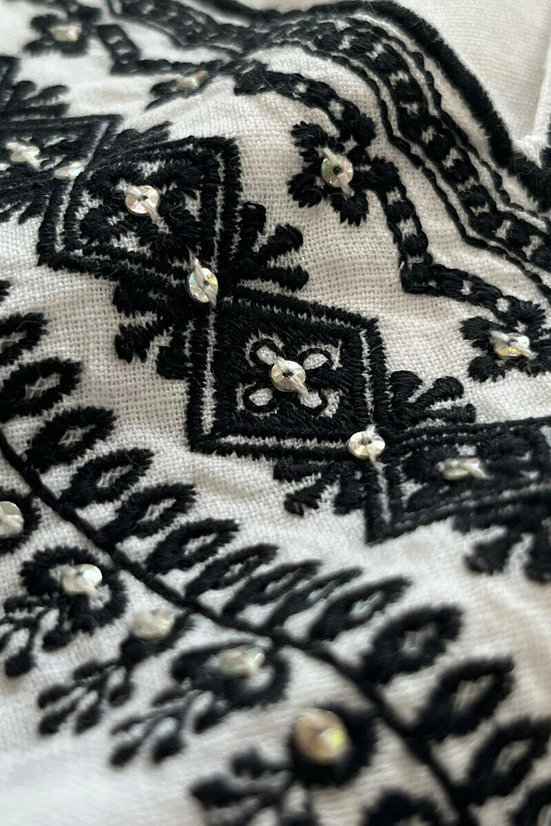 Surplus: Mehraab Nazira Kurta