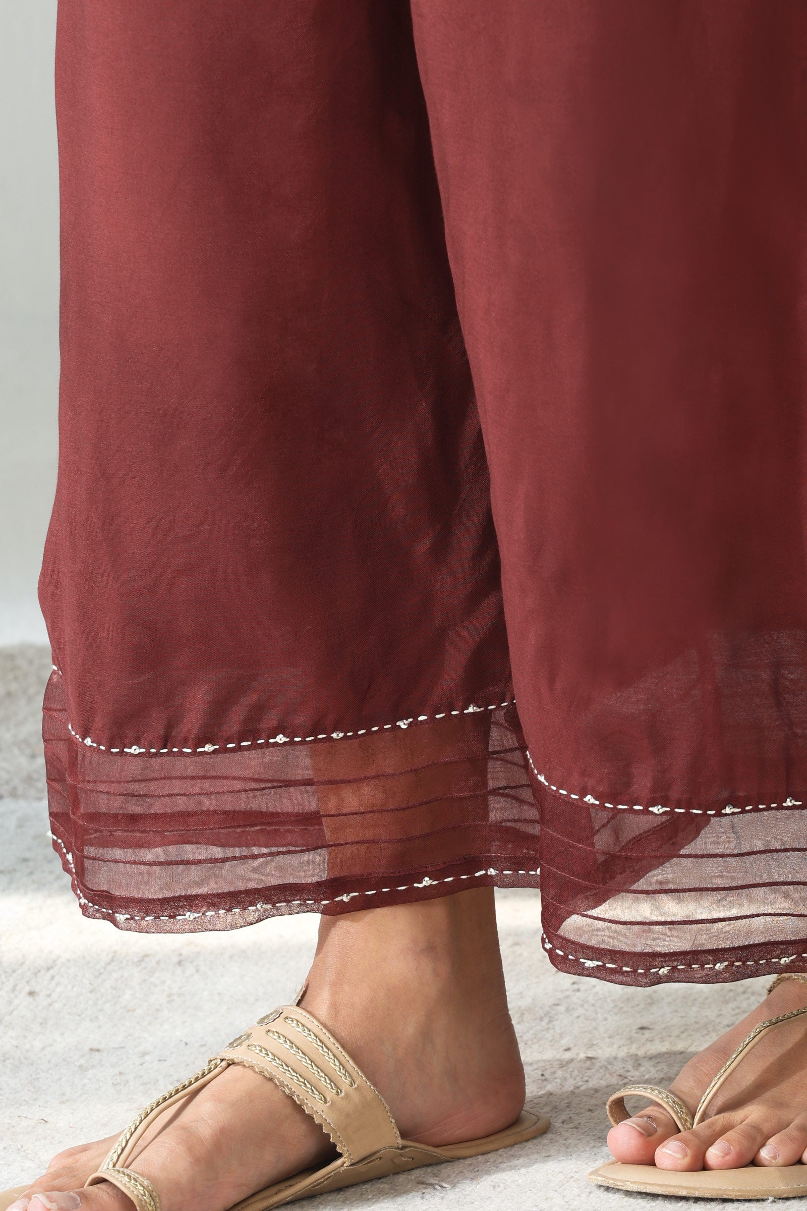 Zubeida Sareen Modal Farsi