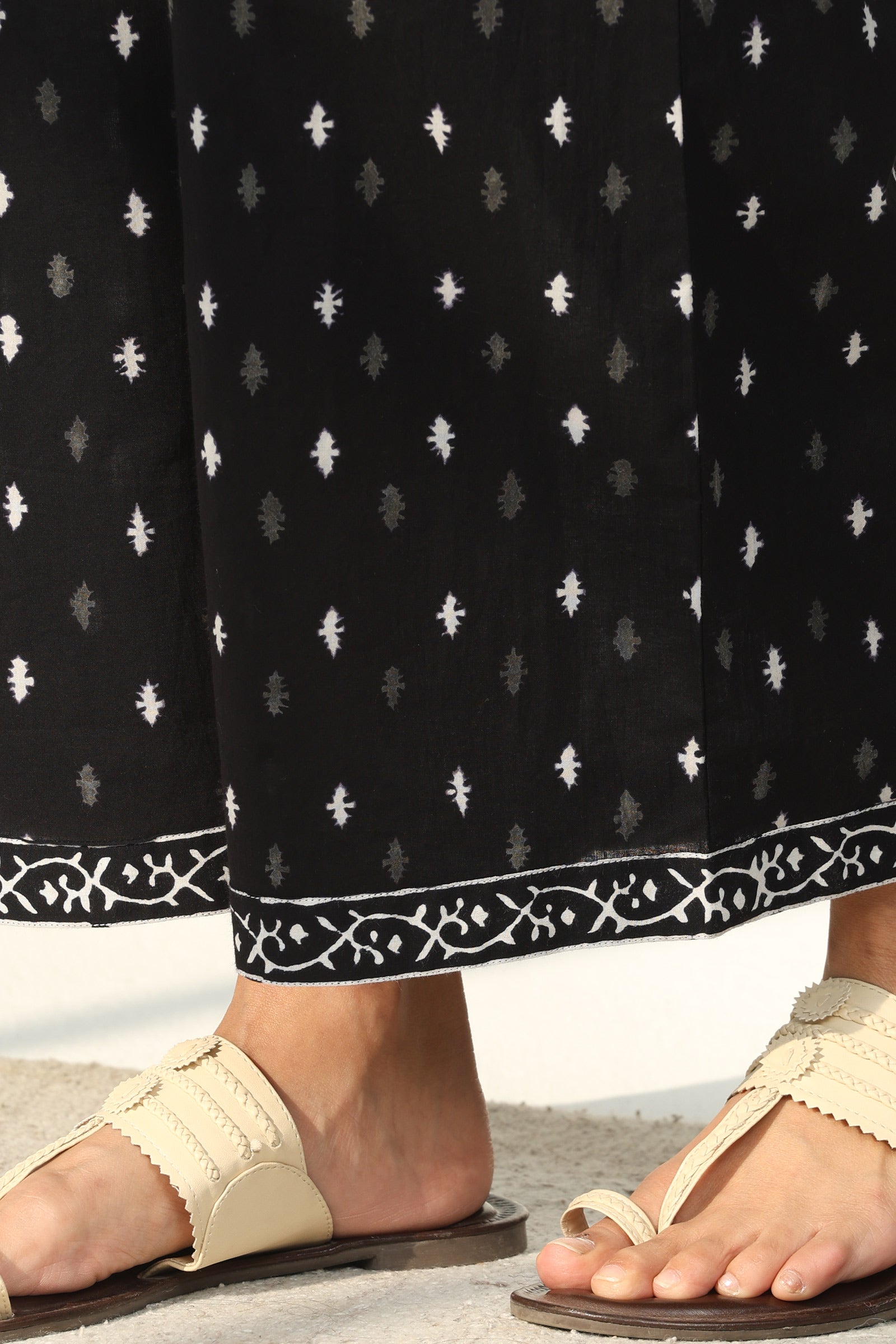 Gauhar Riya Sanganeri Narrow Pants