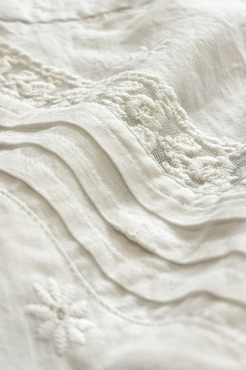 Surplus: Roza Aafiyah White Schiffli Kurta