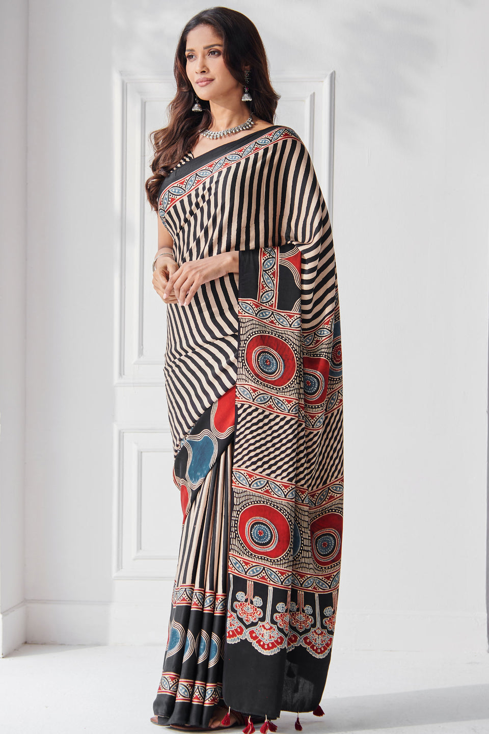 Sehra Nazm Ajrak Saree