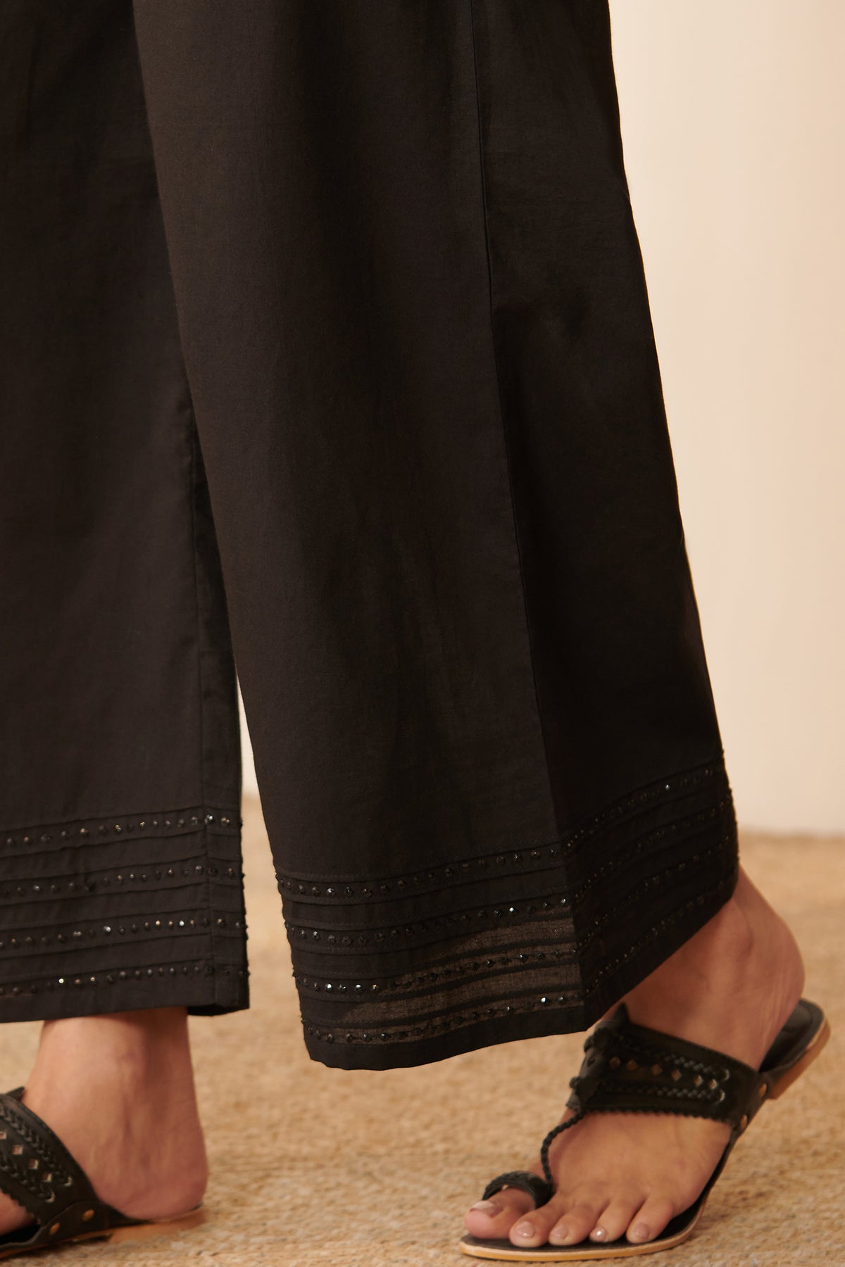 Surplus: Roza Inaya Black Farsi