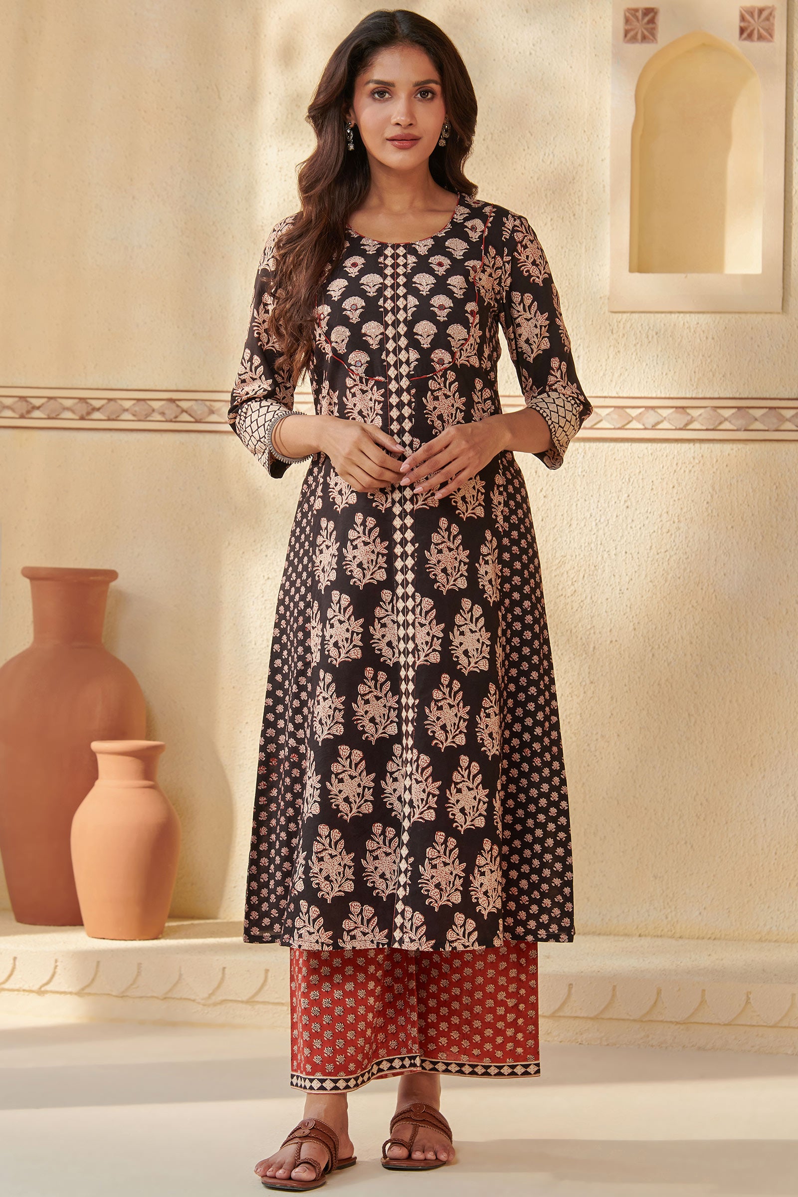 Surplus: Sehra Ziah Black Bagru Kurta