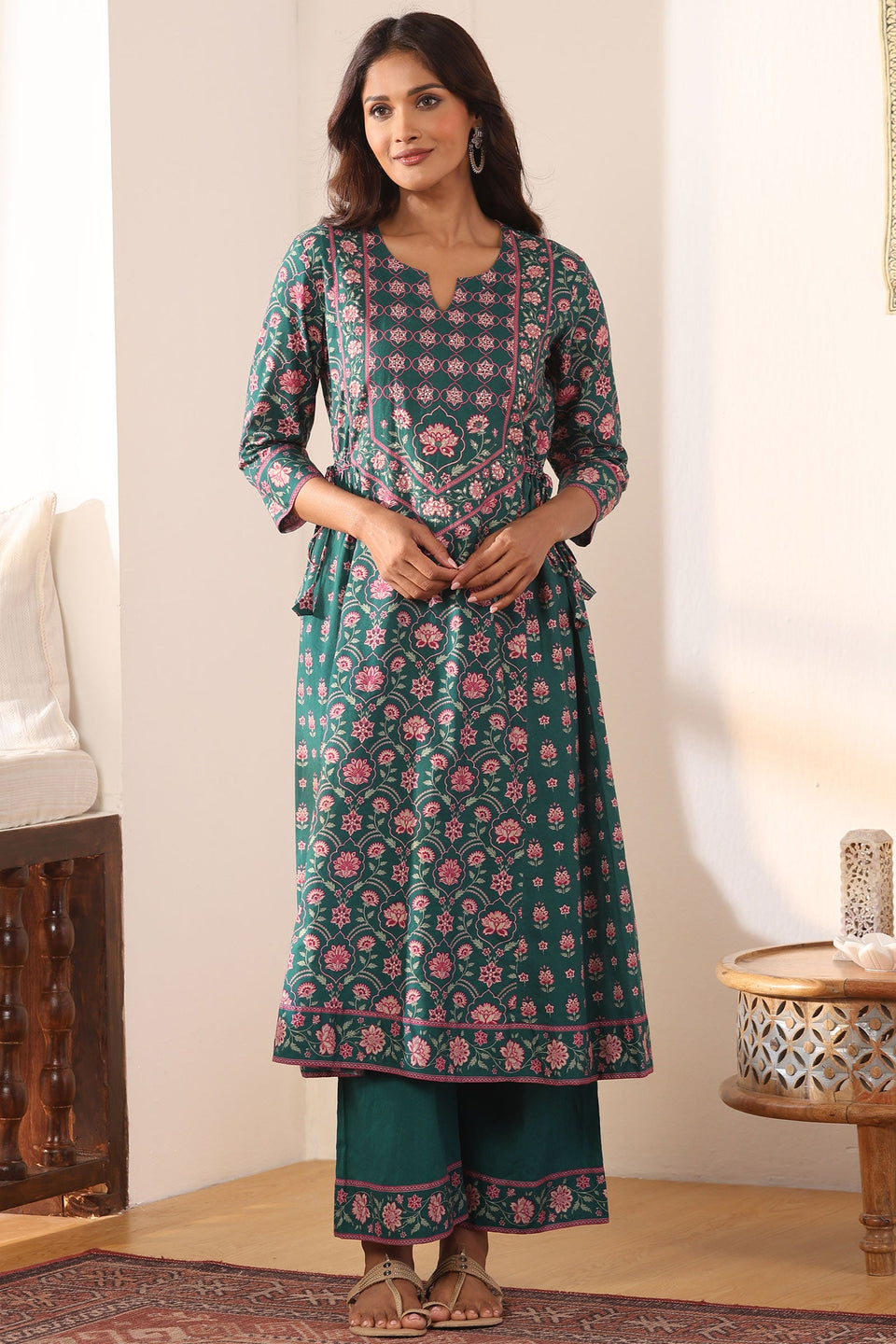 Surplus: Mehreen Inaaya Kurta