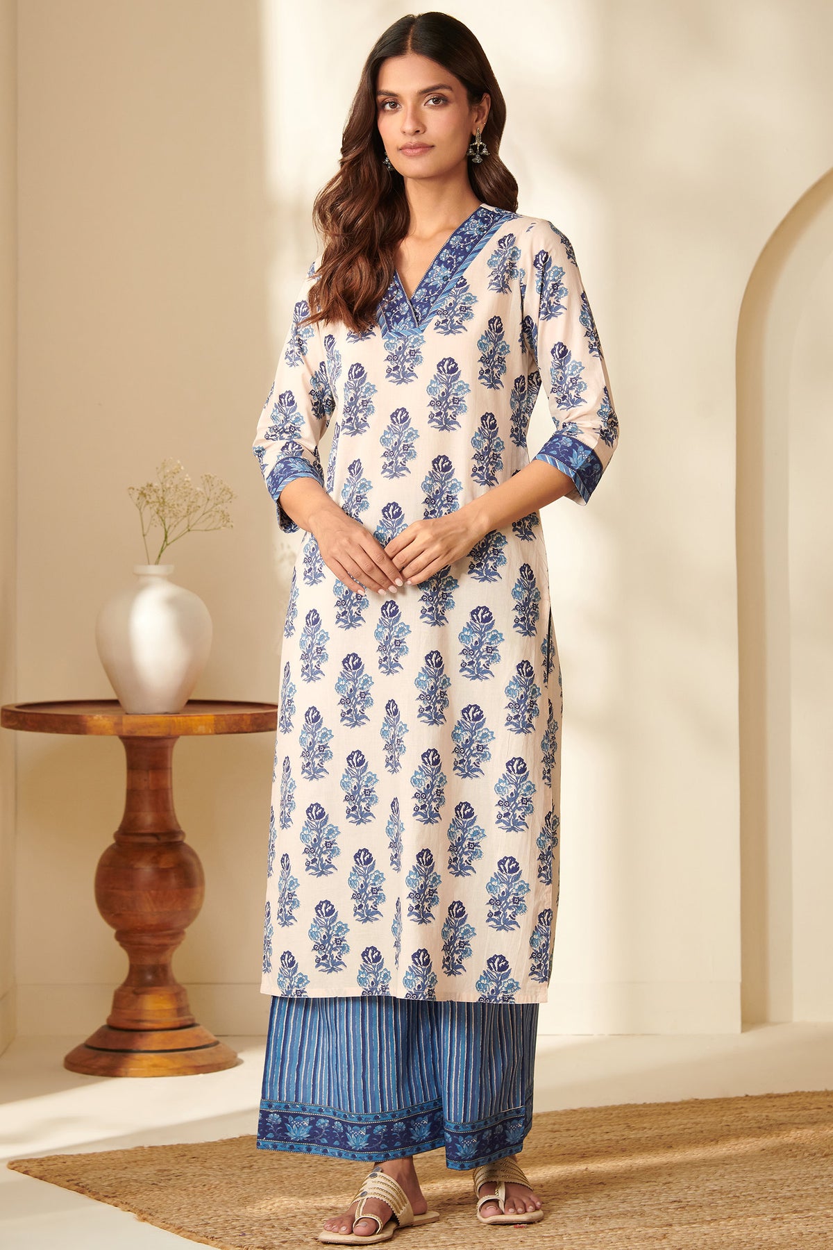Neelofar Naimat Sanganeri Kurta