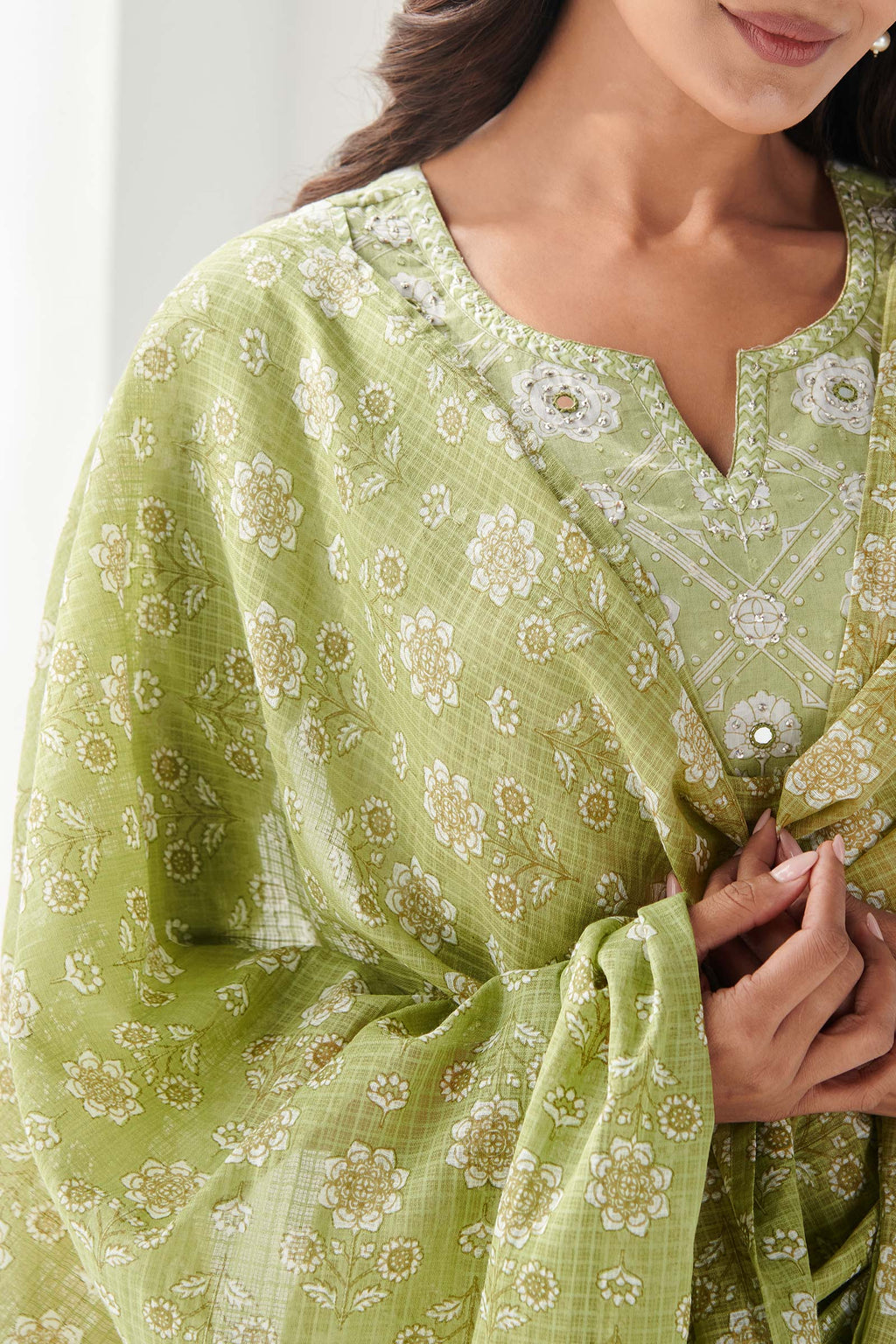 Surplus: Gulbahar Firosa Sanganeri Dupatta