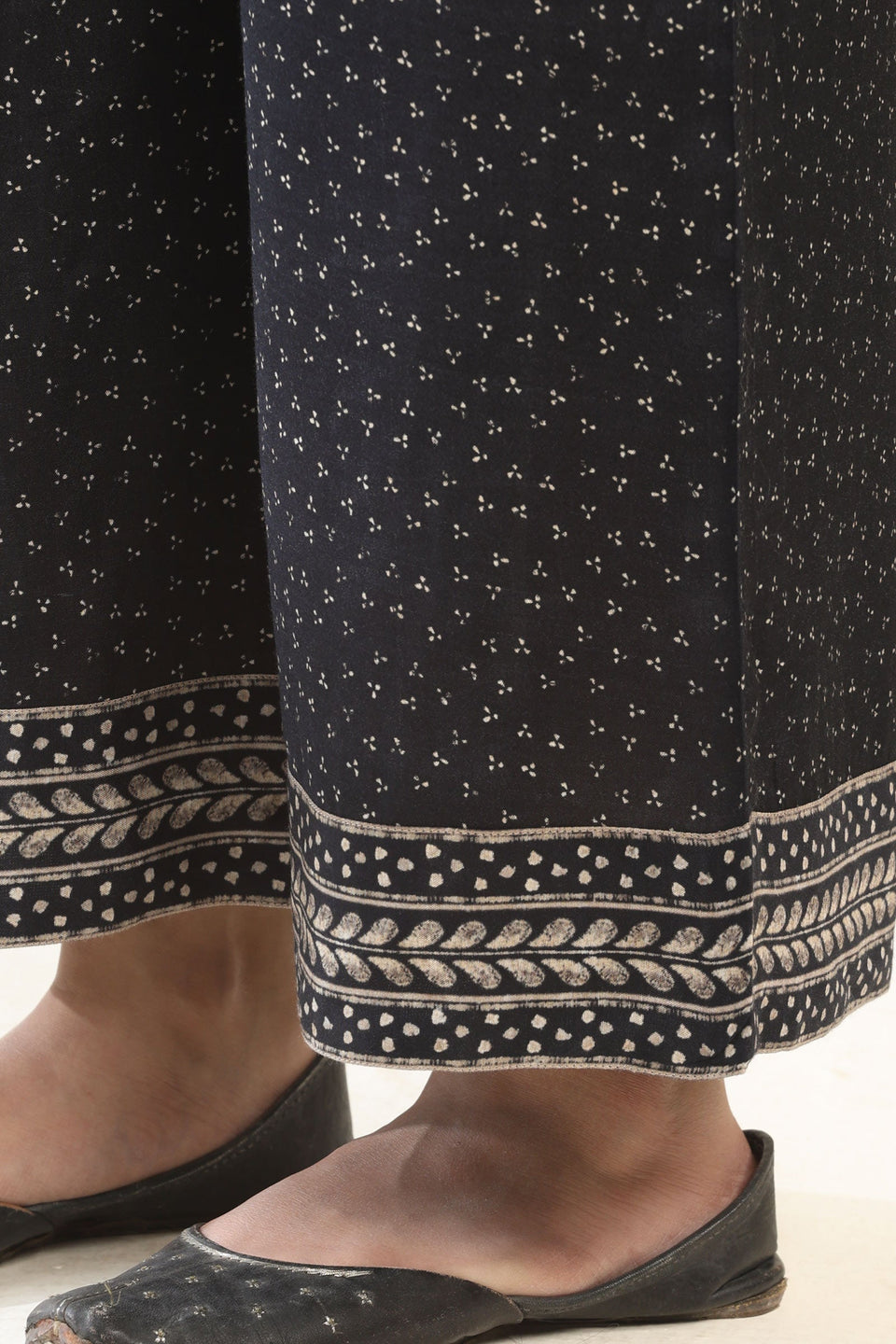 Surplus: Rangrez Sehreen Farsi