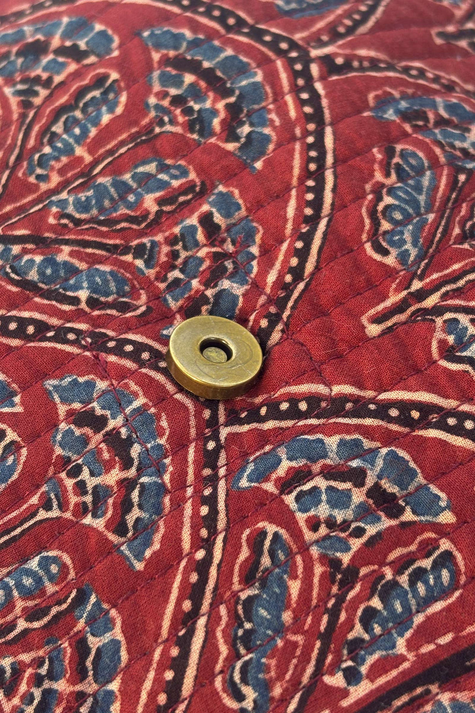 Roza Niyamat Crossbody Bag