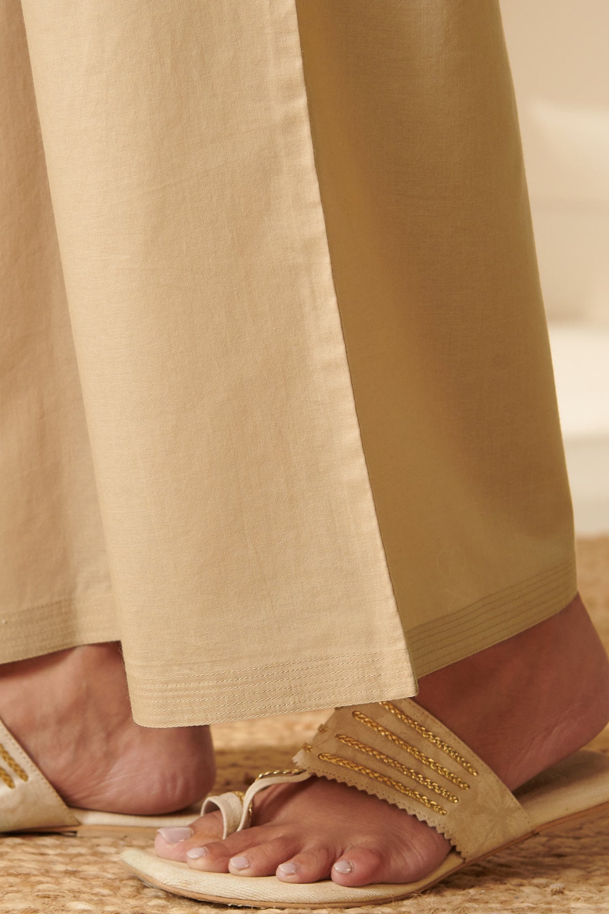 Roza Jia Beige Farsi