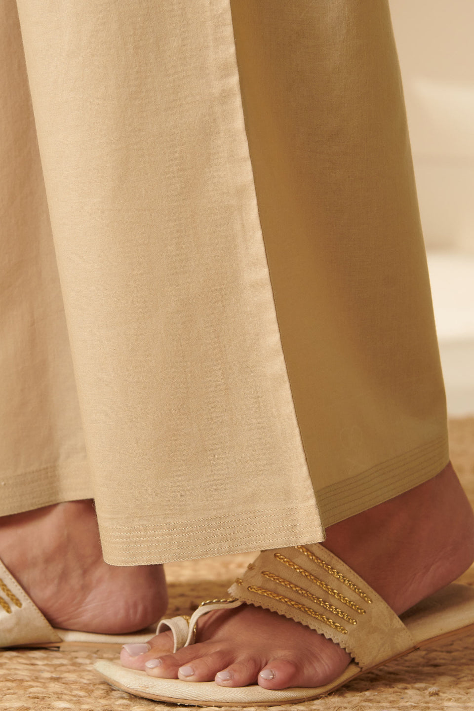 Roza Jia Beige Farsi