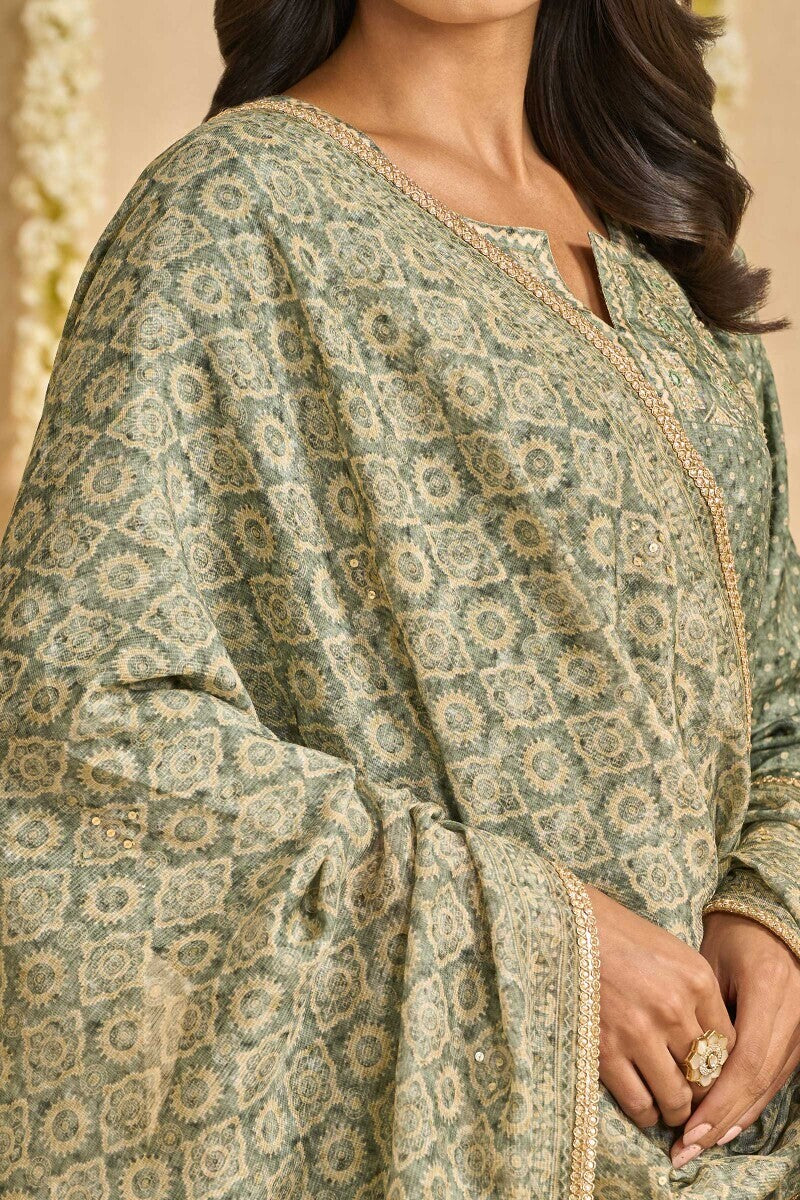 Mehrunissa Nasrin Dupatta