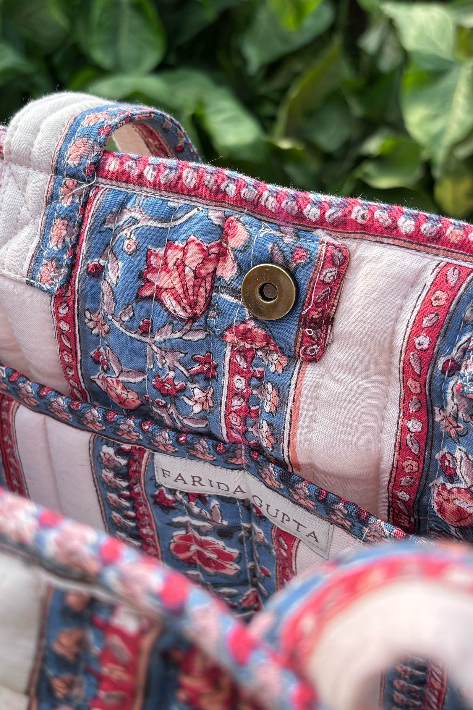Roza Inara Tote Bag