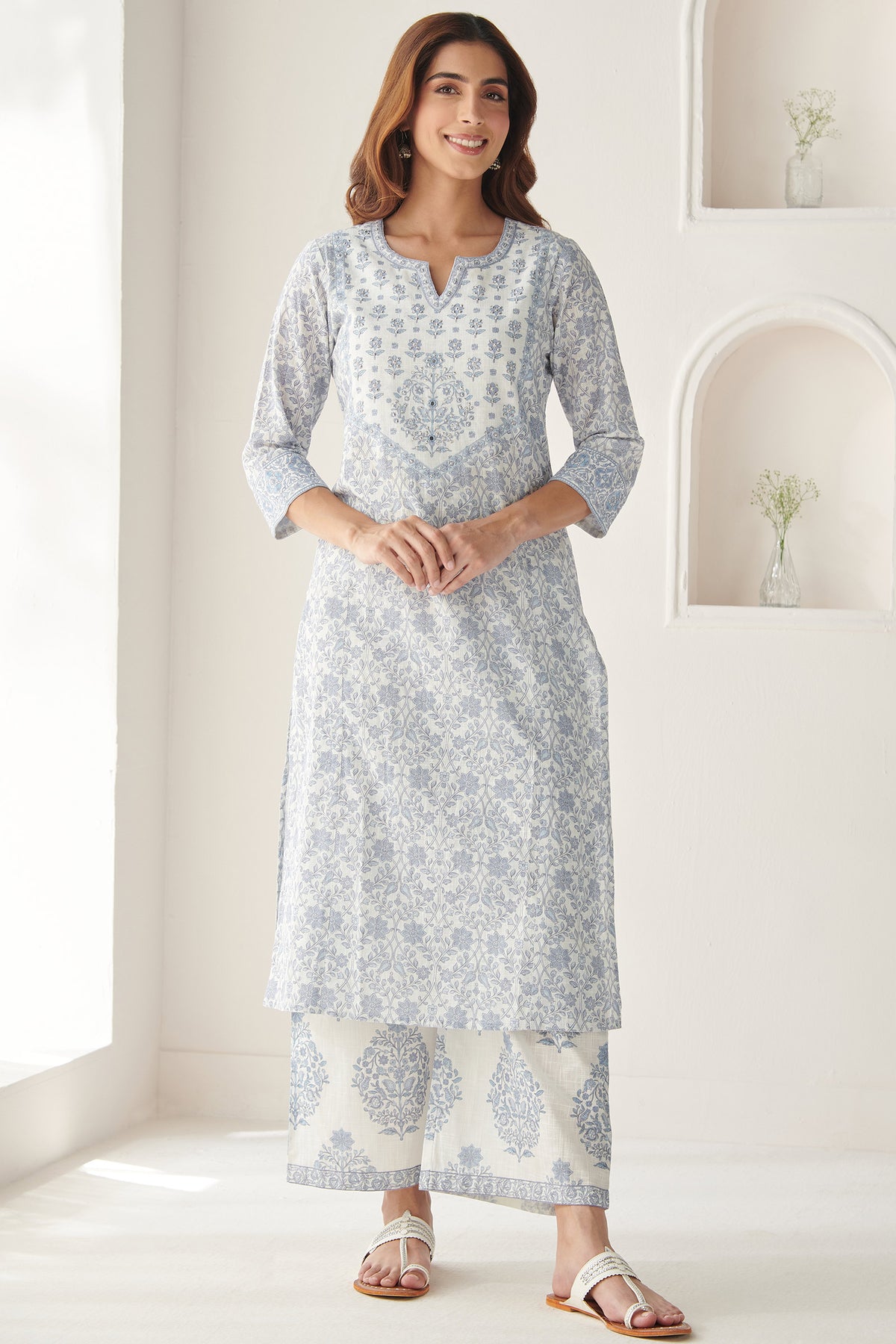 Neelofar Afra Kurta