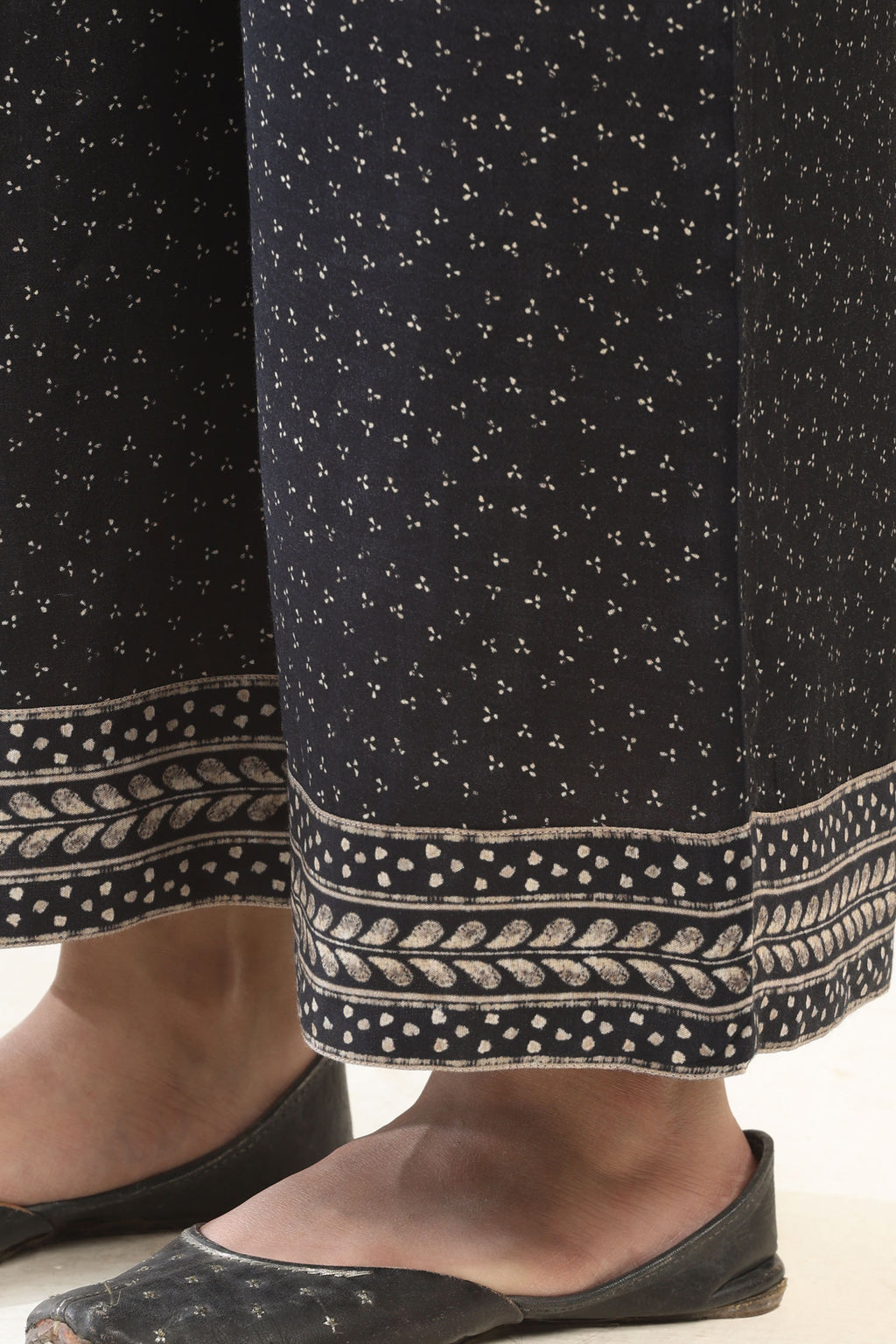 Rangrez Sehreen Farsi