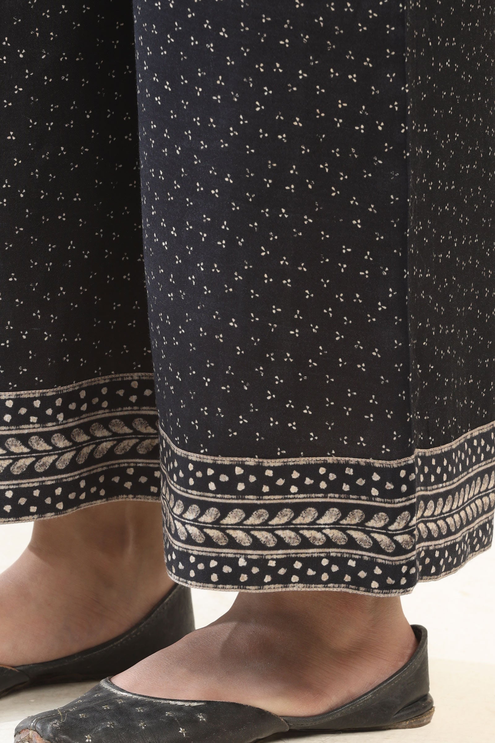 Rangrez Sehreen Farsi