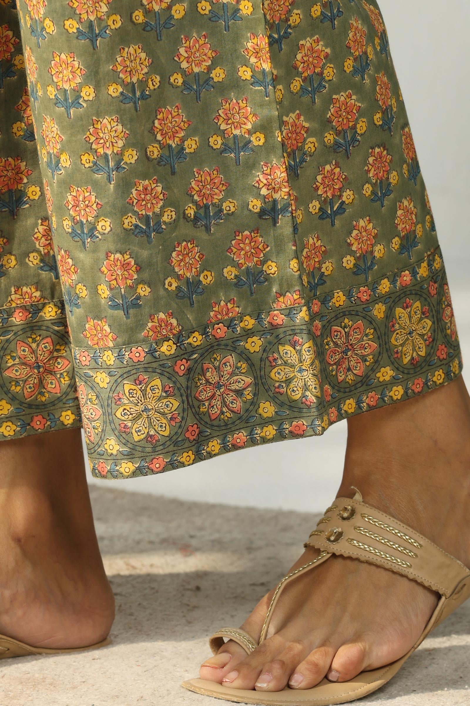 Nayanjal Gulshan Sanganeri Farsi